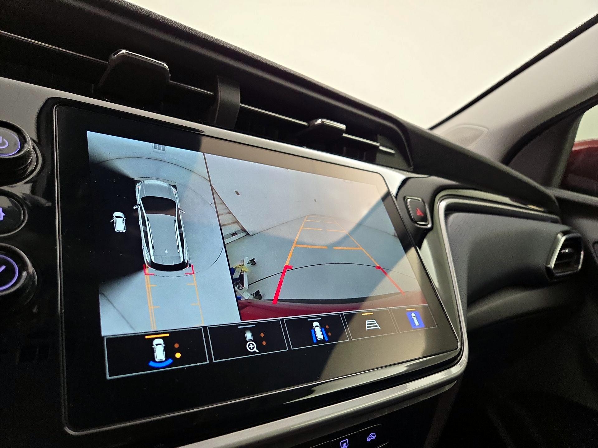 Thumbnail: 2023 Chevrolet Bolt EUV - 15