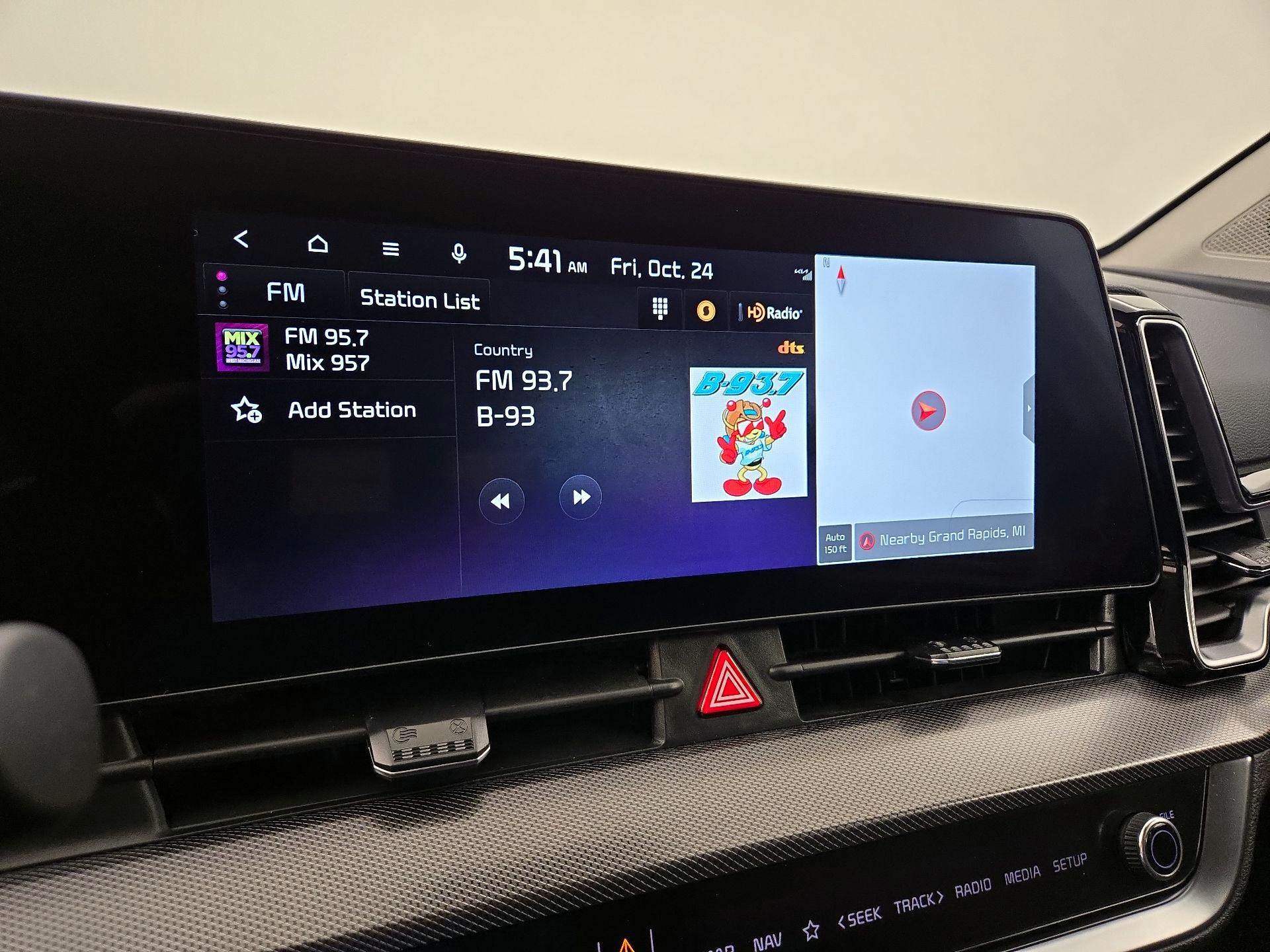 Thumbnail: 2023 Kia Sportage - 16