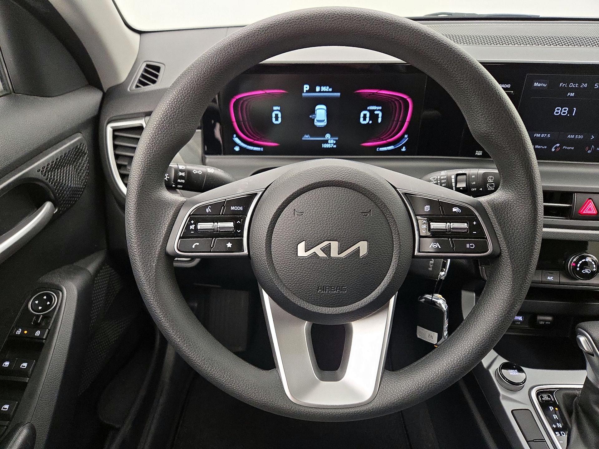 Thumbnail: 2024 Kia Seltos - 10