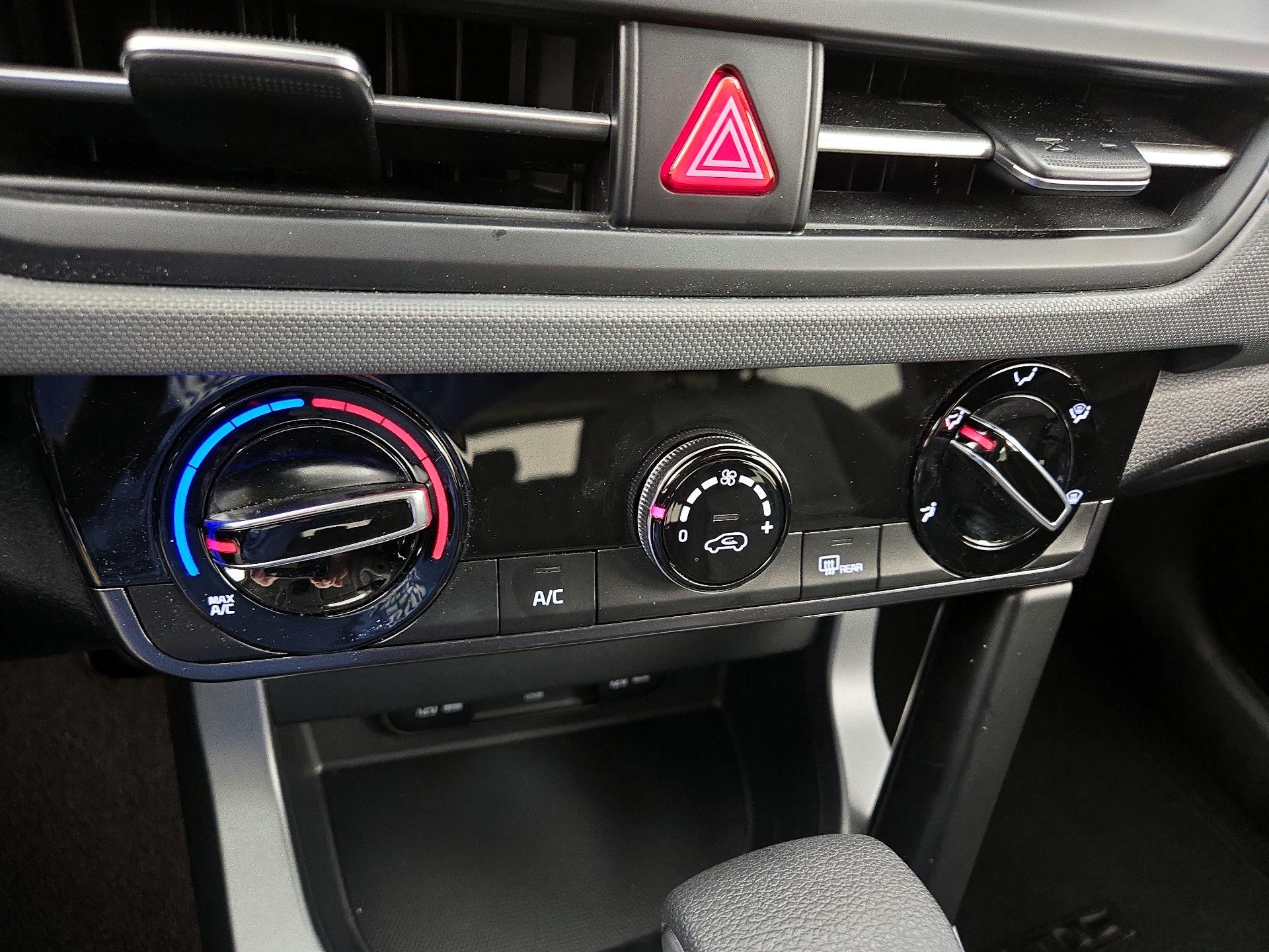 Thumbnail: 2024 Kia Seltos - 16