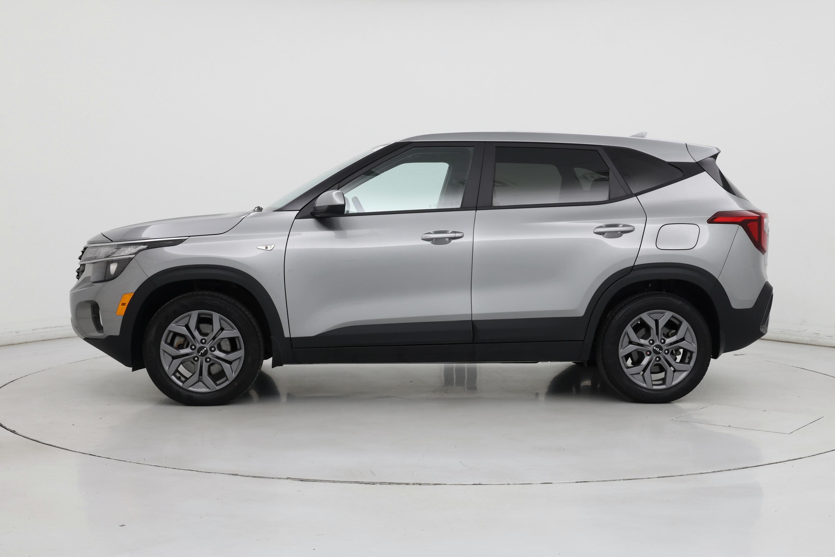 Thumbnail: 2024 Kia Seltos - 3