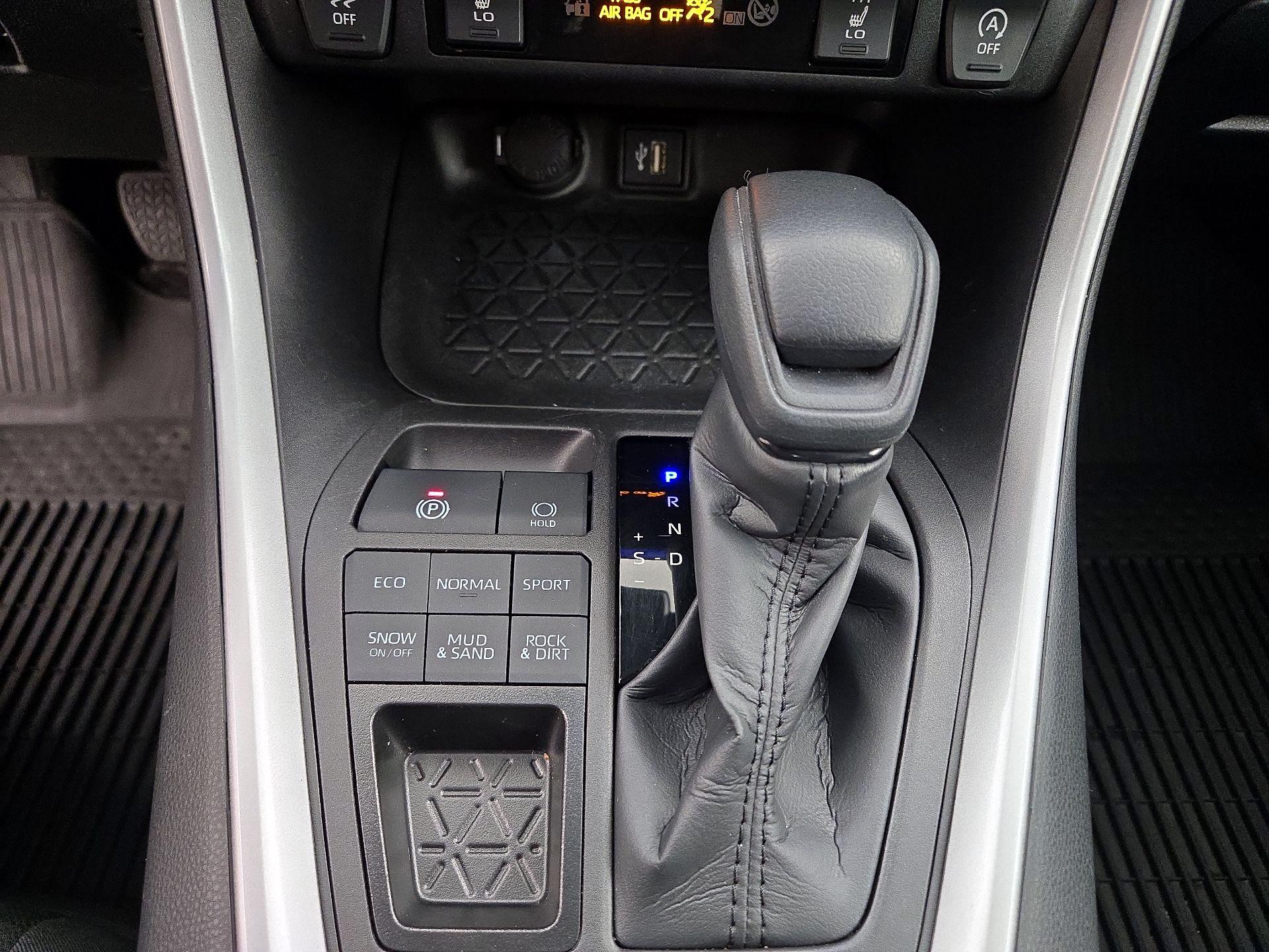 Thumbnail: 2023 Toyota RAV4 - 17