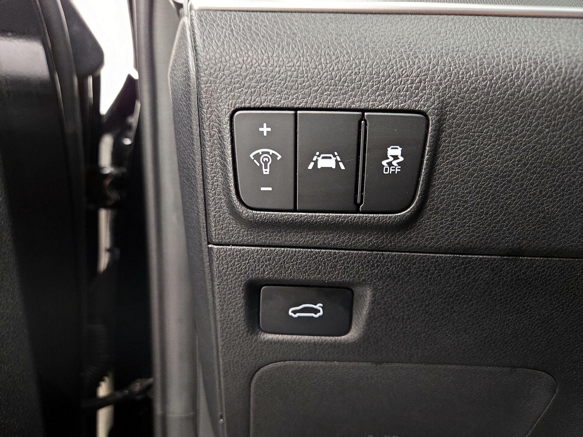 Thumbnail: 2022 Kia K5 - 13