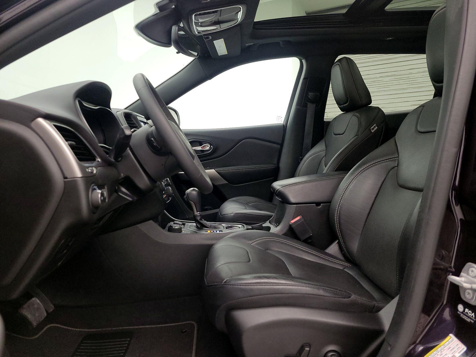 Thumbnail: 2021 Jeep Cherokee - 11