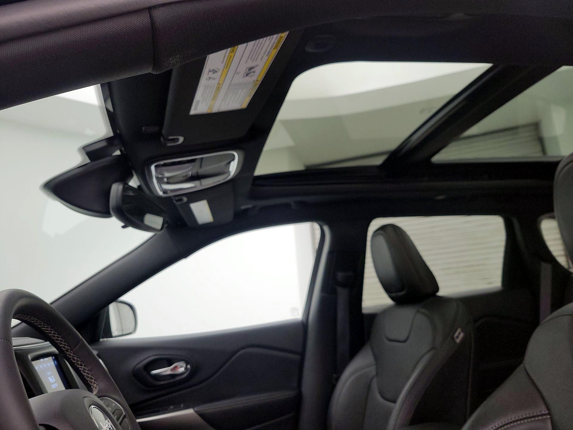 Thumbnail: 2021 Jeep Cherokee - 19