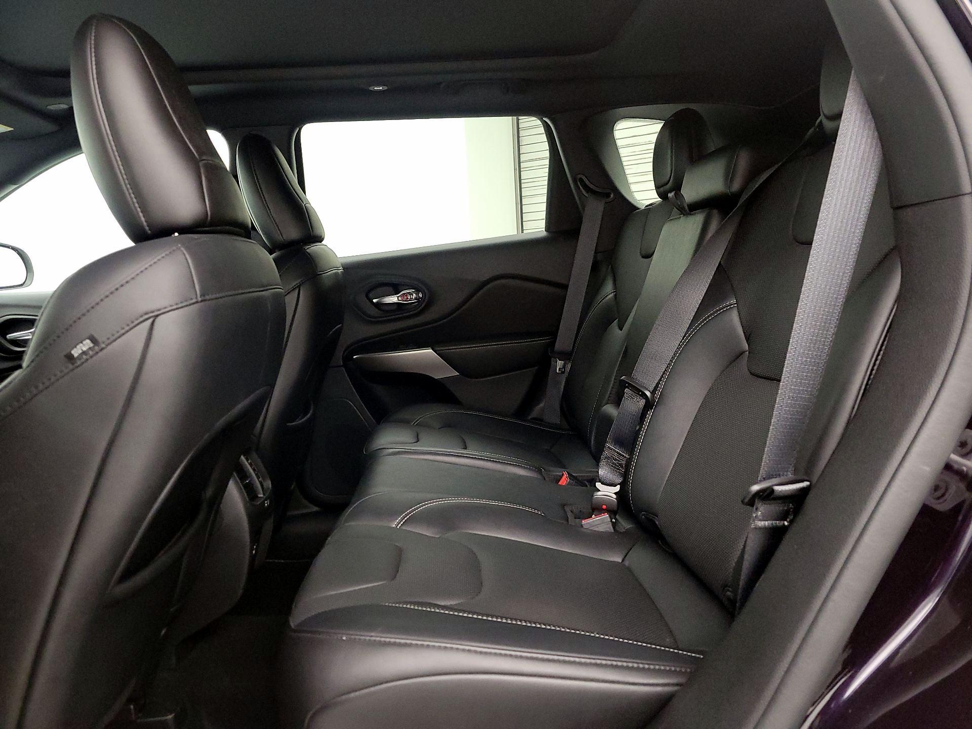 Thumbnail: 2021 Jeep Cherokee - 20