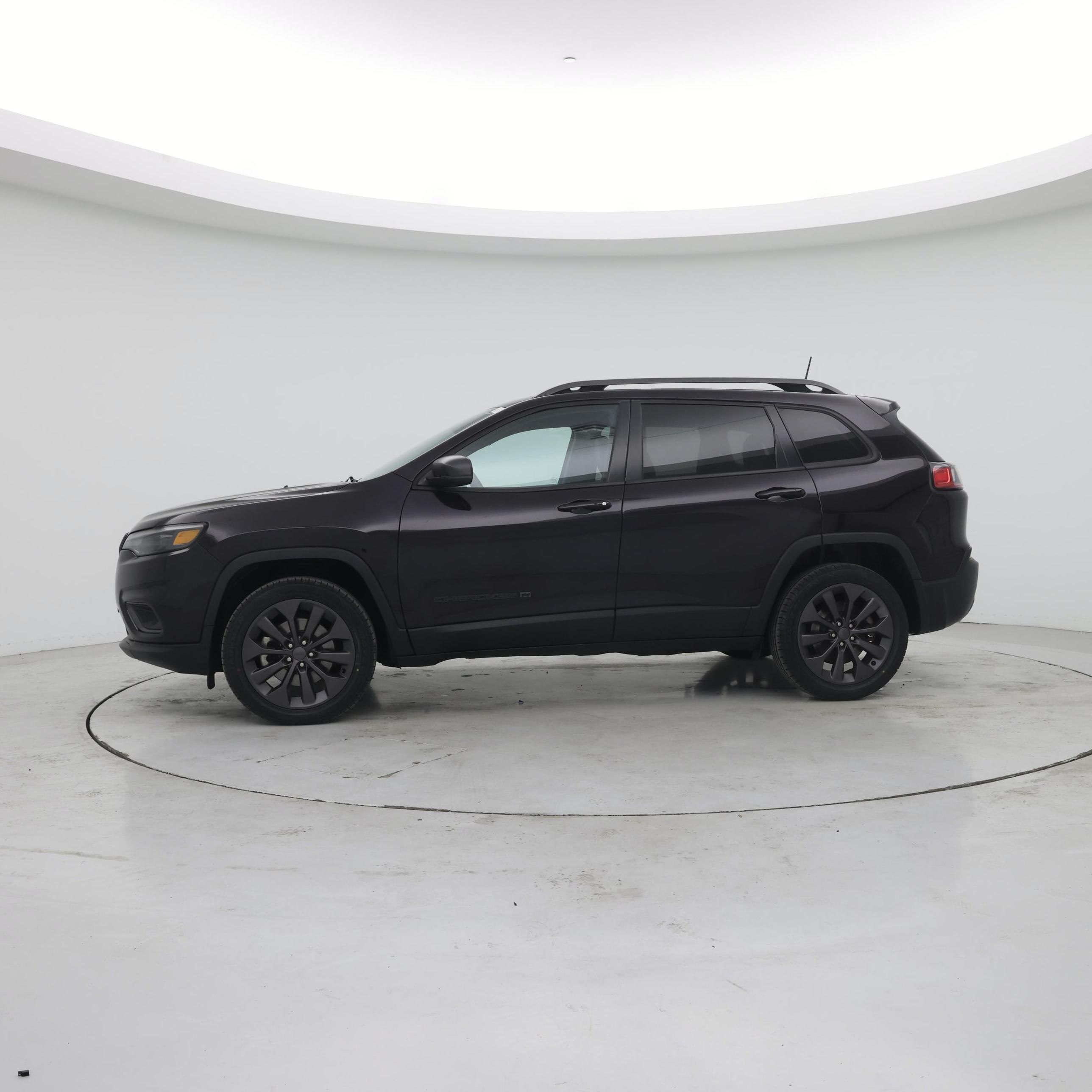 Thumbnail: 2021 Jeep Cherokee - 3
