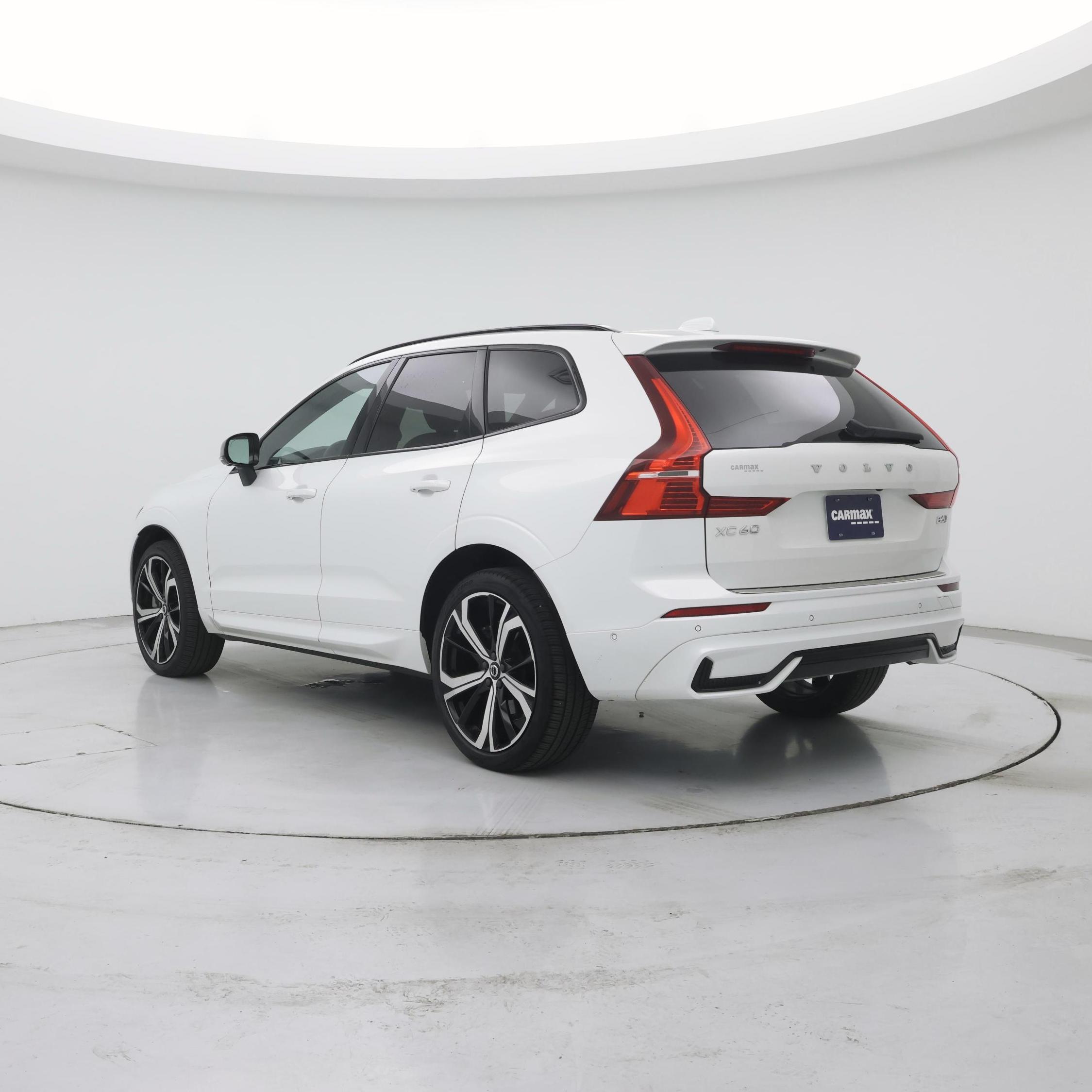 Thumbnail: 2022 Volvo XC60 - 2