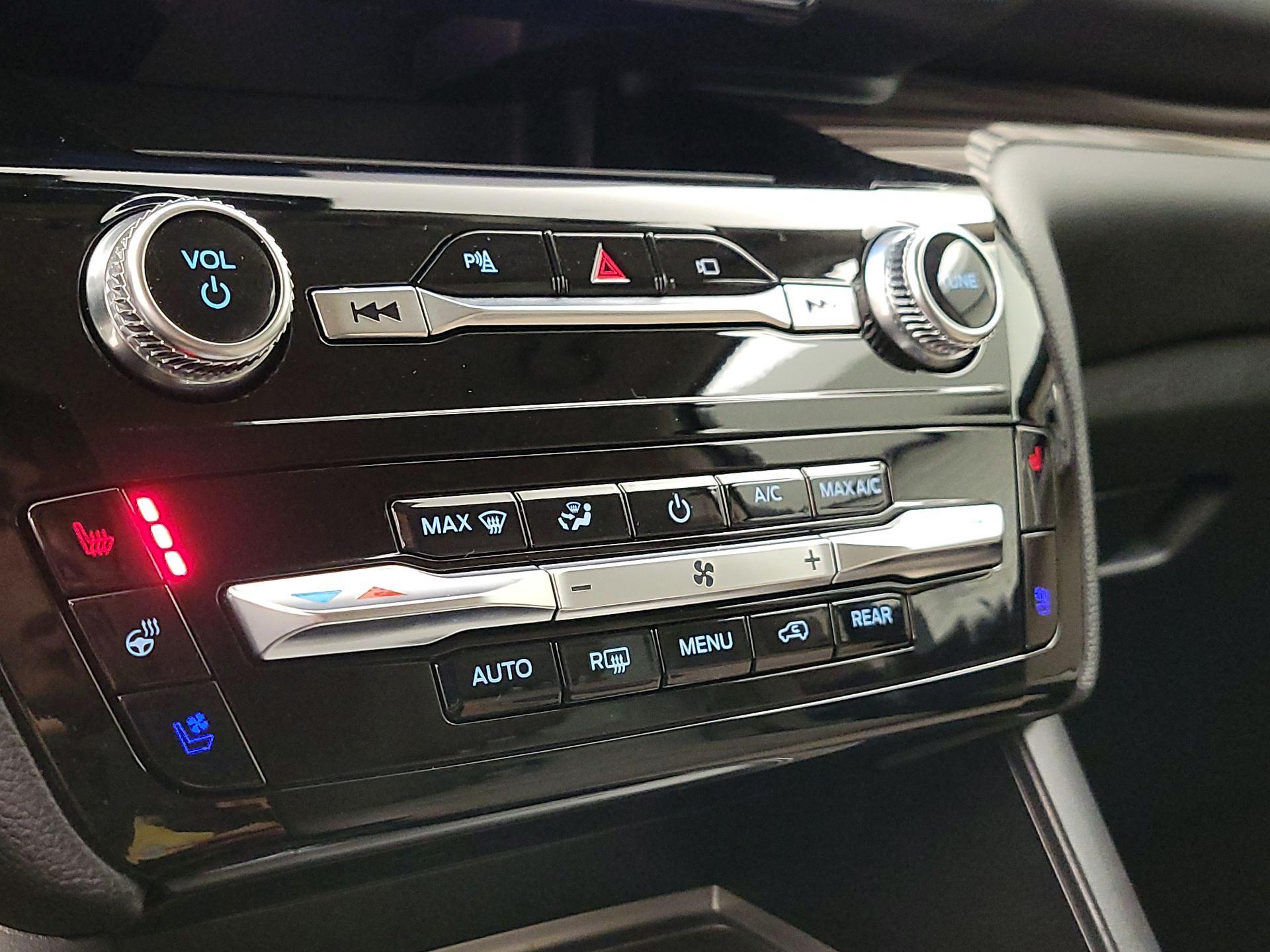 Thumbnail: 2023 Ford Explorer - 17