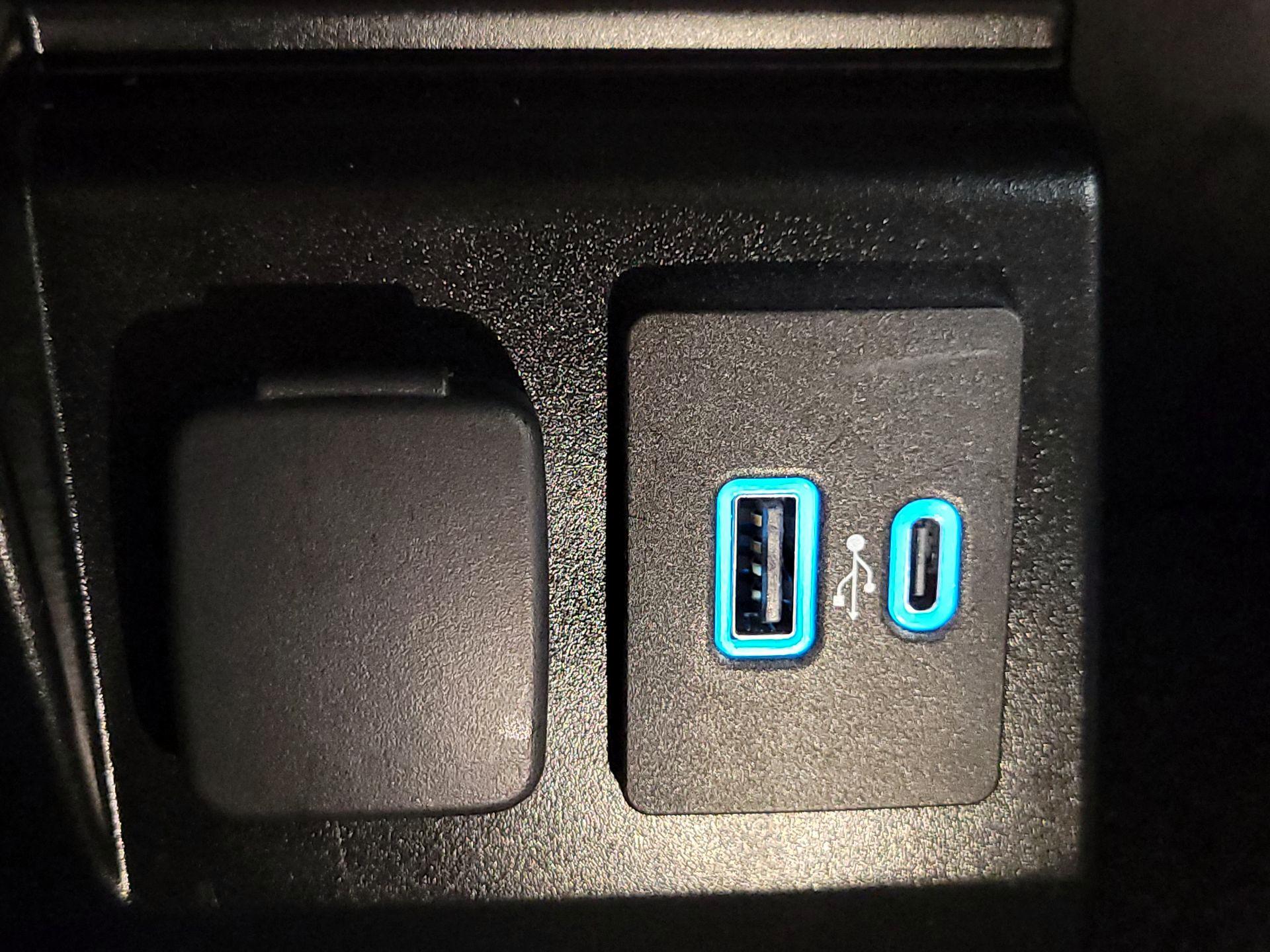 Thumbnail: 2023 Ford Explorer - 19