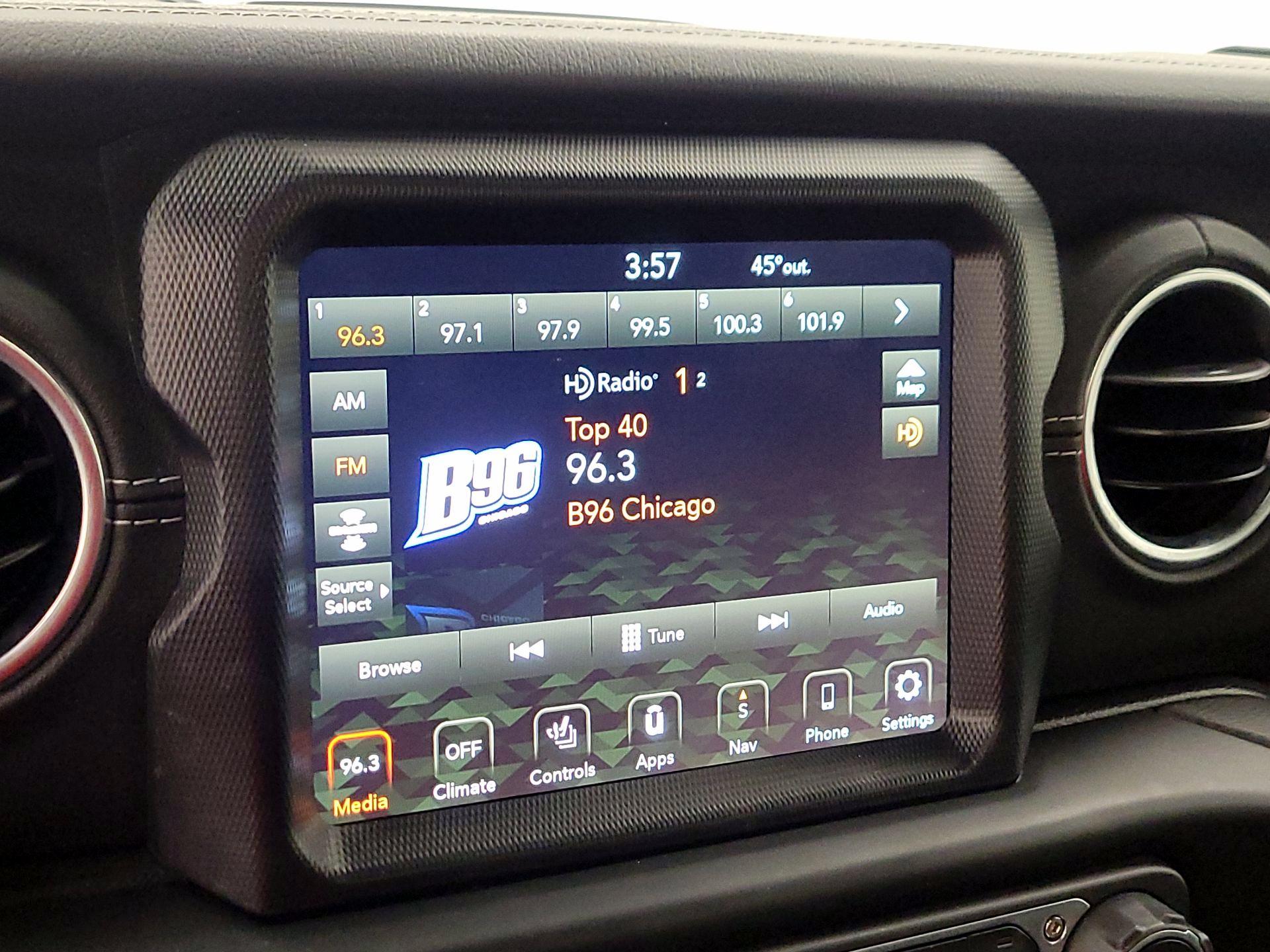 Thumbnail: 2022 Jeep Wrangler - 15