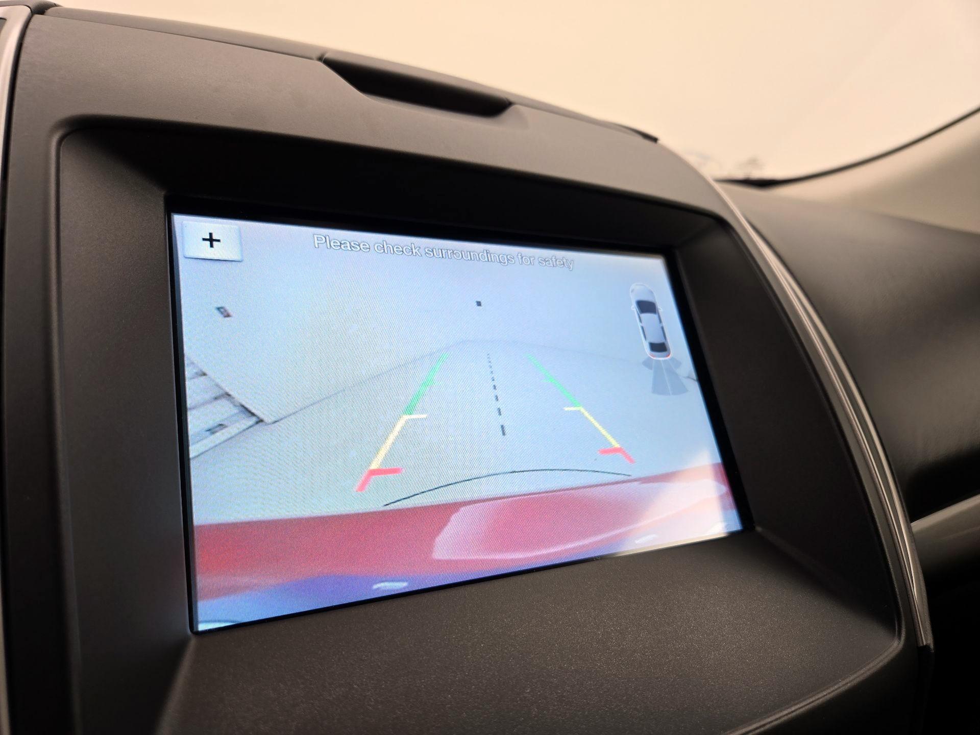 Thumbnail: 2016 Ford Edge - 15