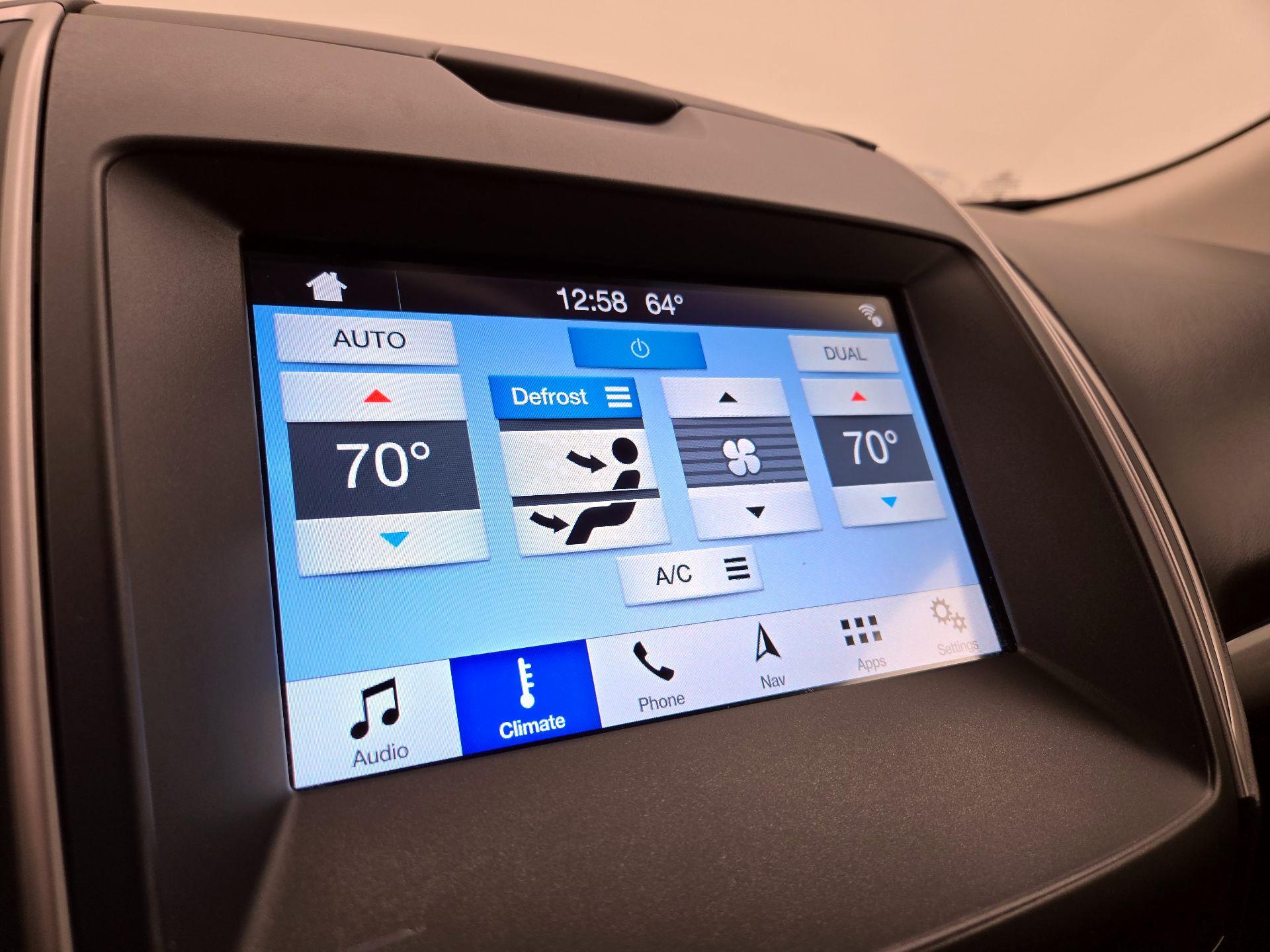 Thumbnail: 2016 Ford Edge - 17