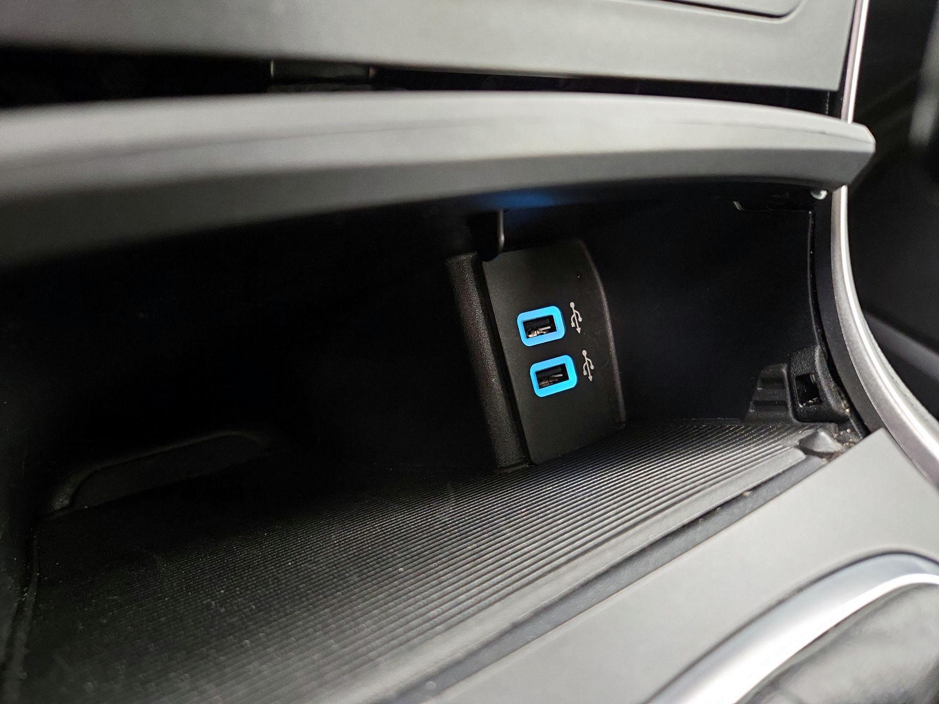 Thumbnail: 2016 Ford Edge - 19