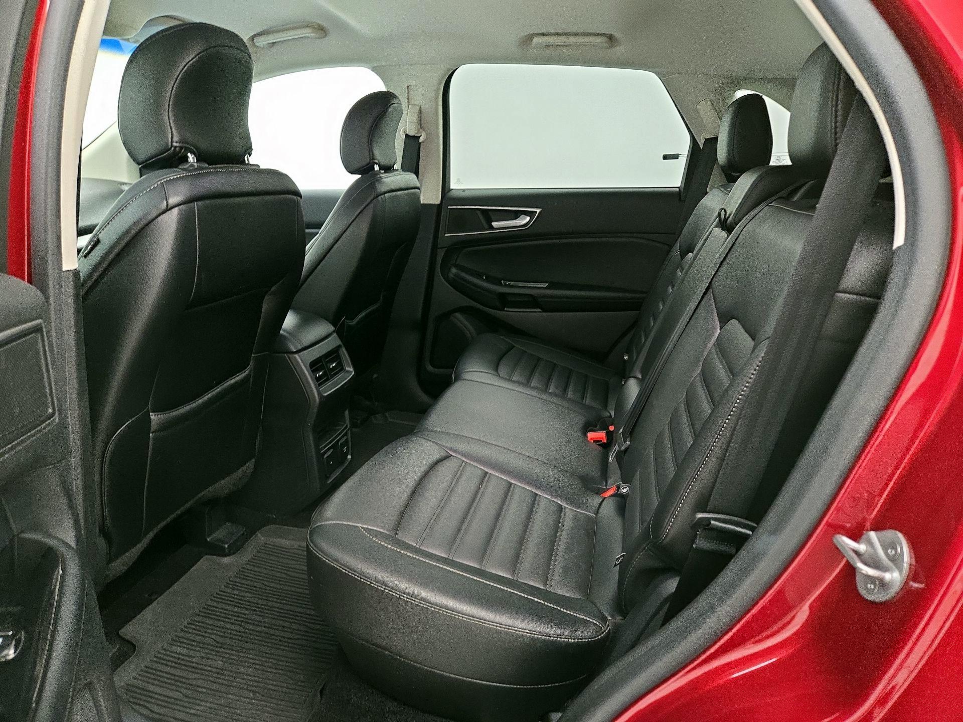 Thumbnail: 2016 Ford Edge - 20