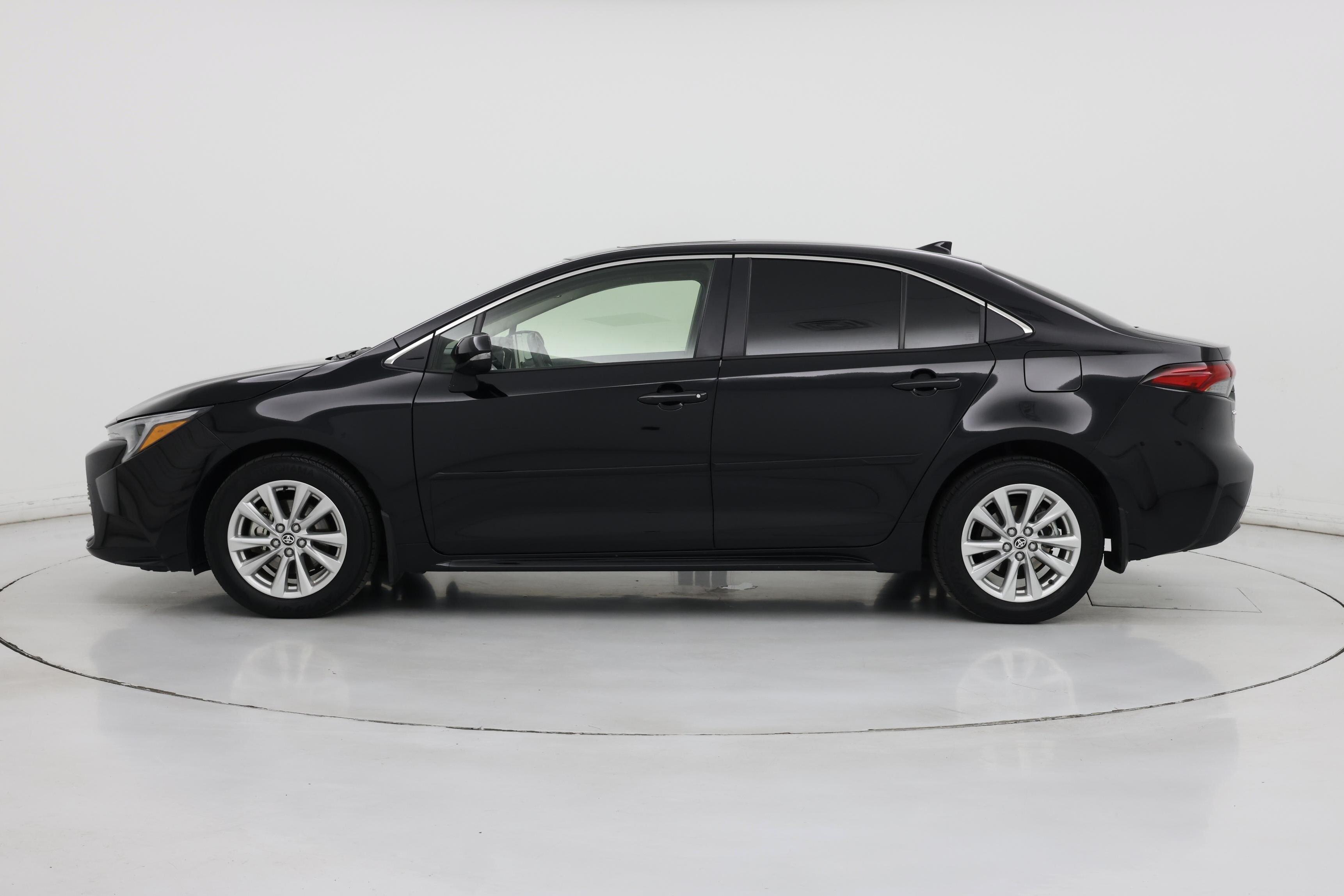 Thumbnail: 2024 Toyota Corolla - 3