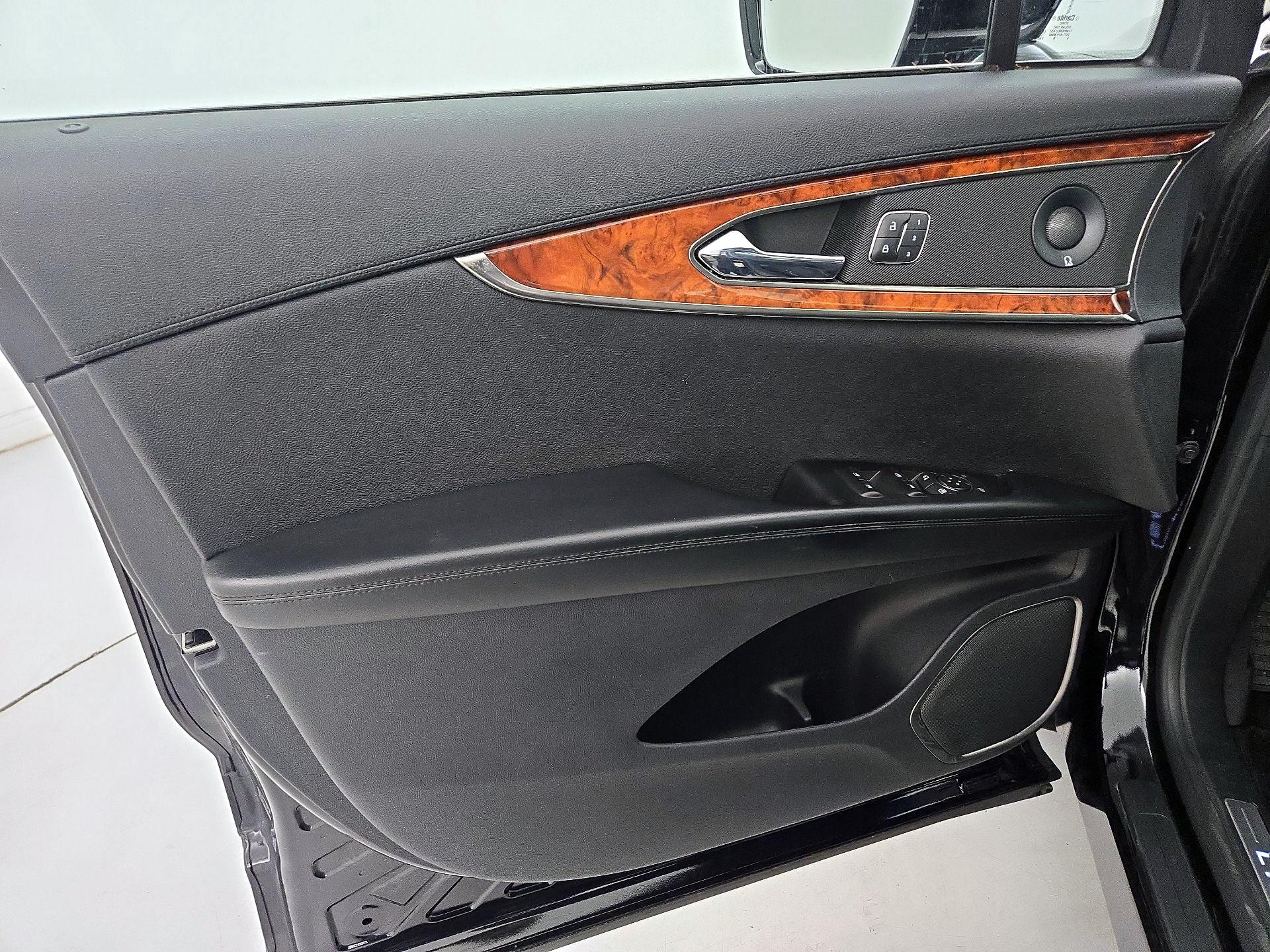 Thumbnail: 2019 Lincoln Nautilus - 12