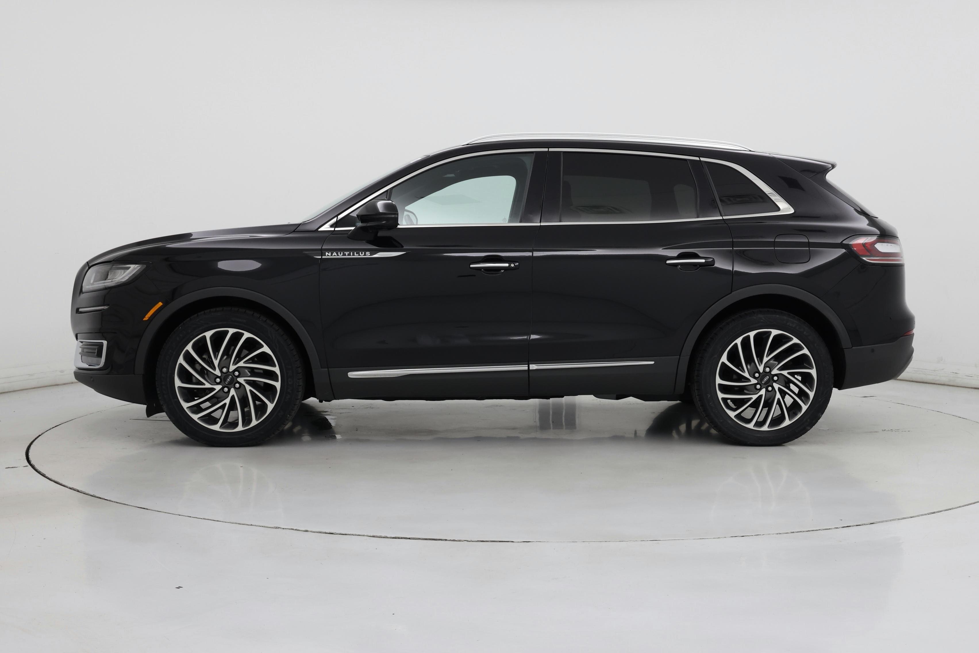 Thumbnail: 2019 Lincoln Nautilus - 3