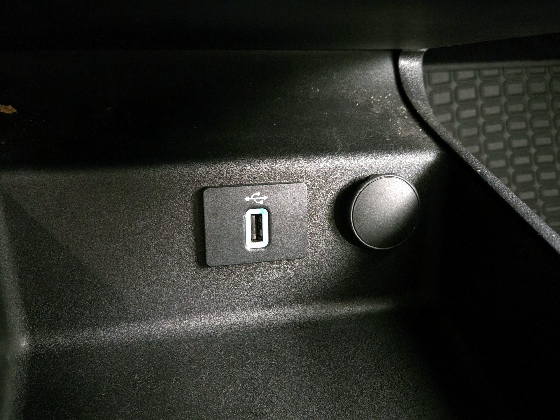 Thumbnail: 2018 Ford Fusion - 18