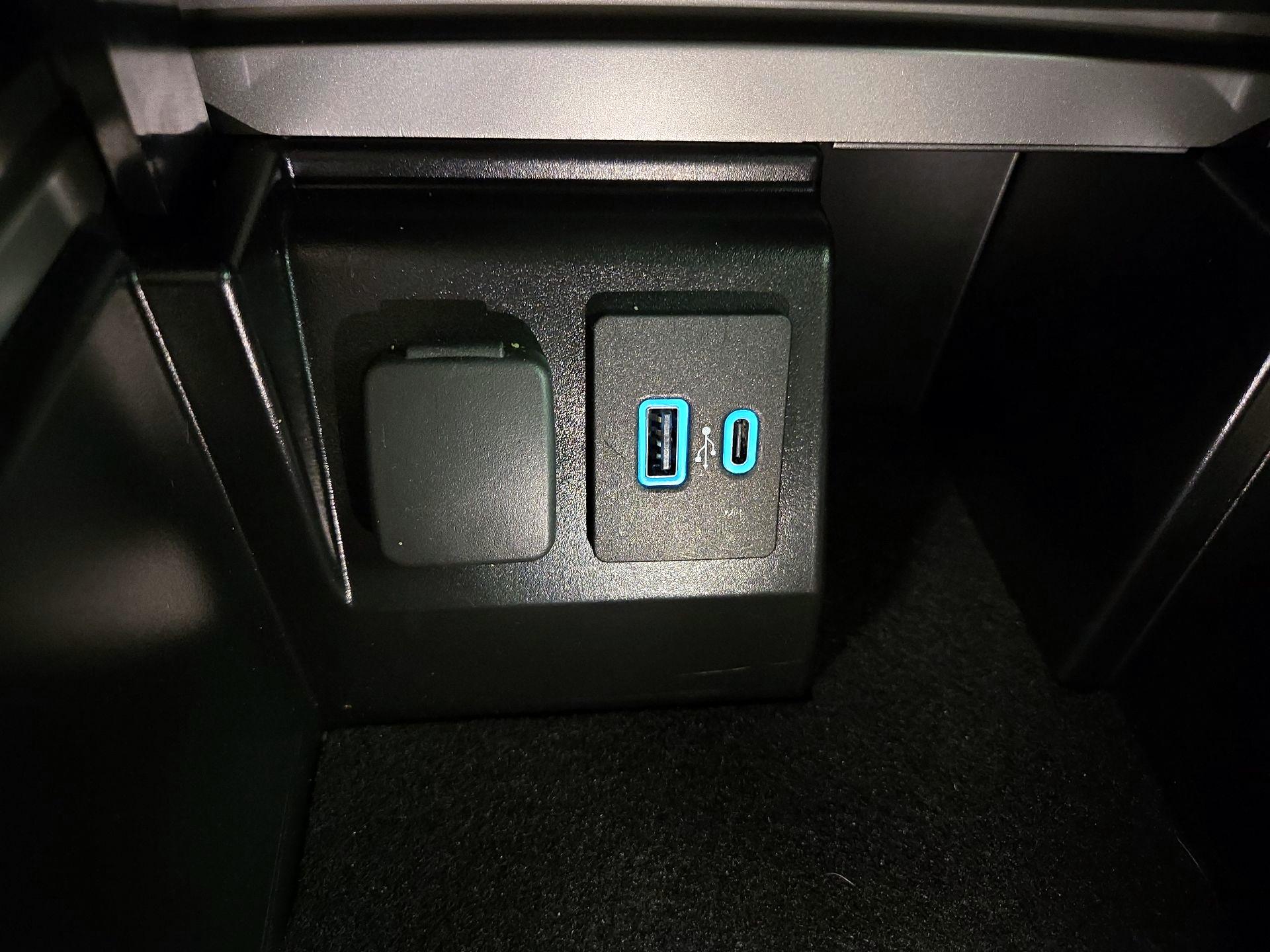 Thumbnail: 2023 Ford Explorer - 19