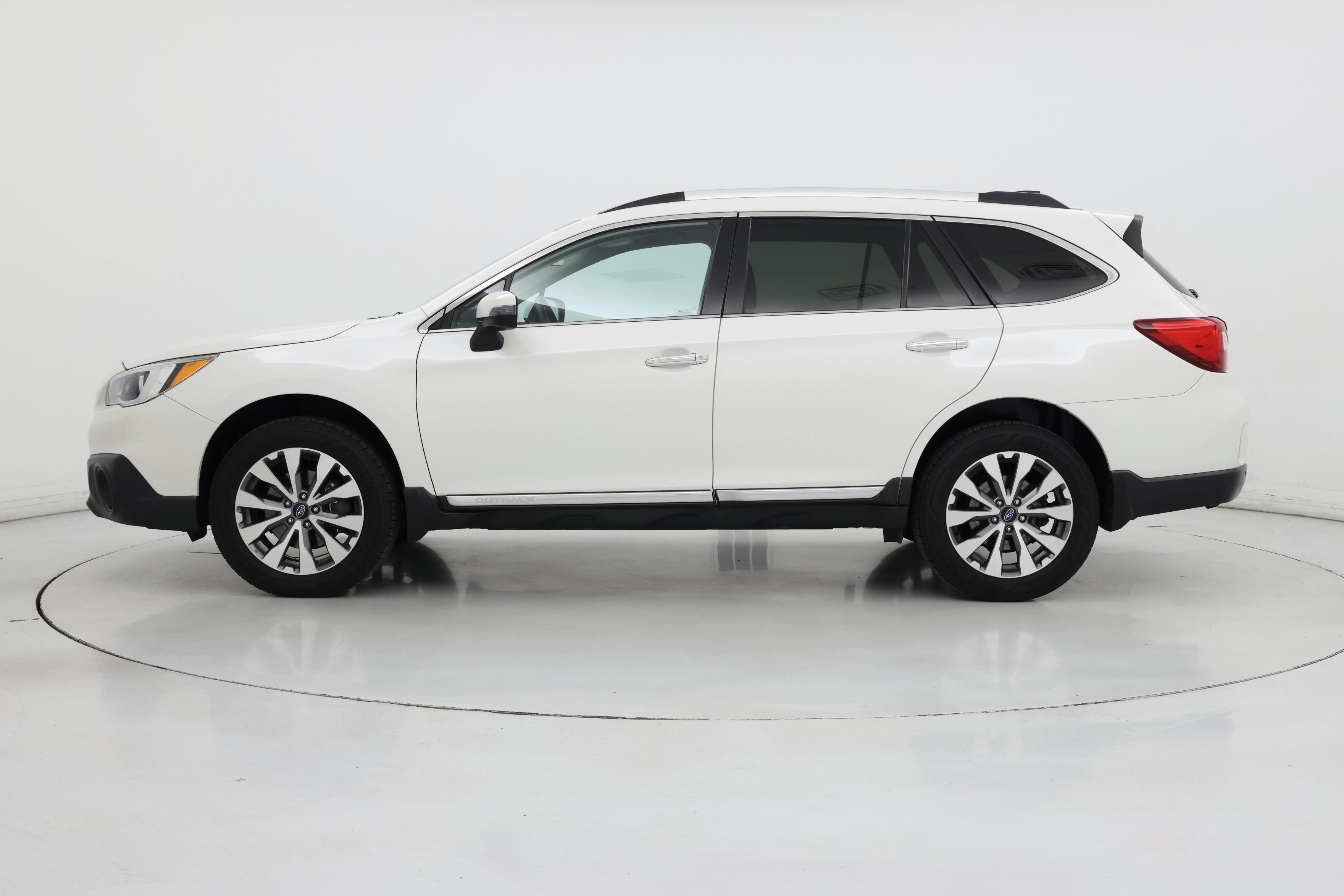 Thumbnail: 2017 Subaru Outback - 3