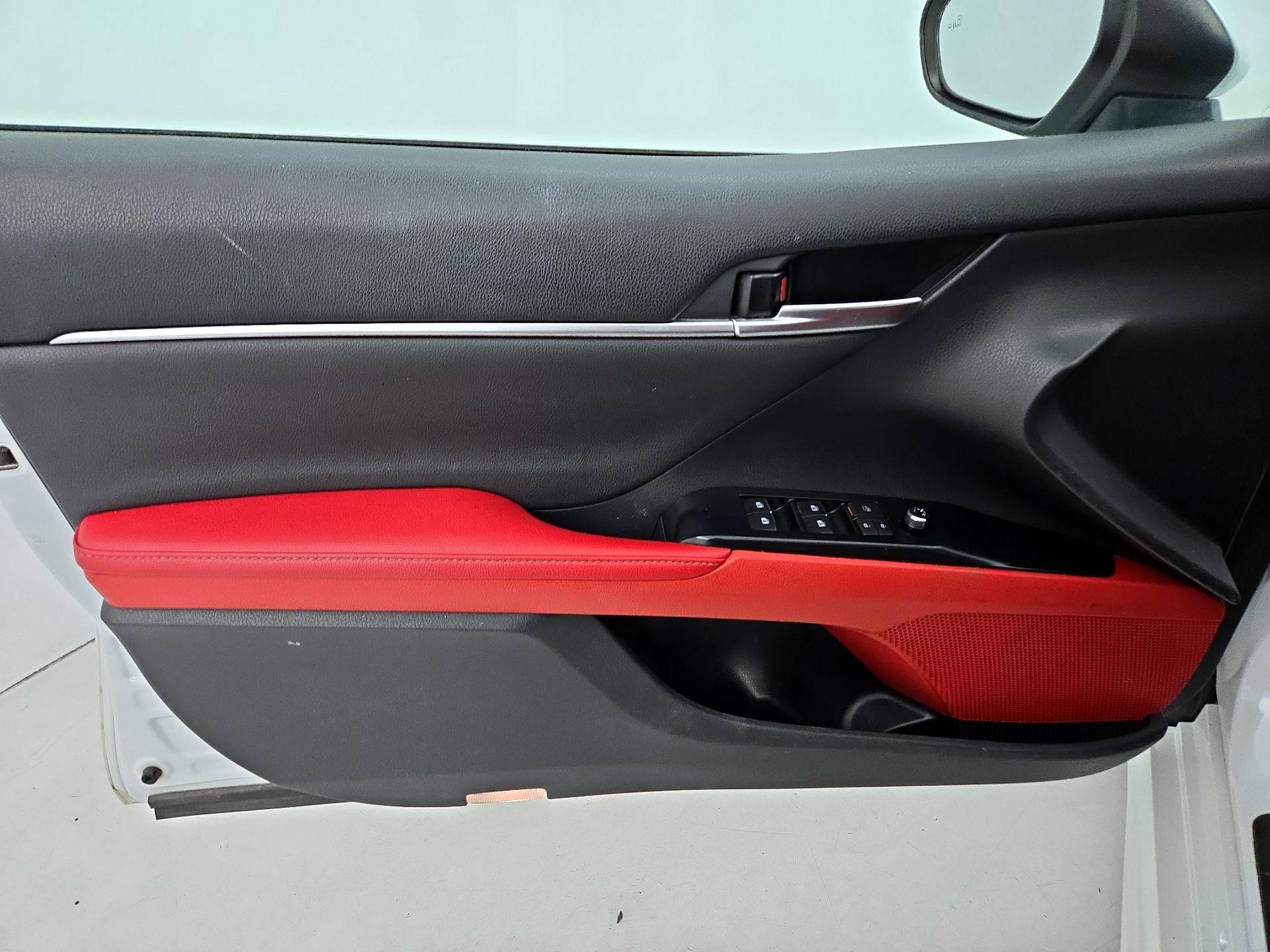 Thumbnail: 2019 Toyota Camry - 12