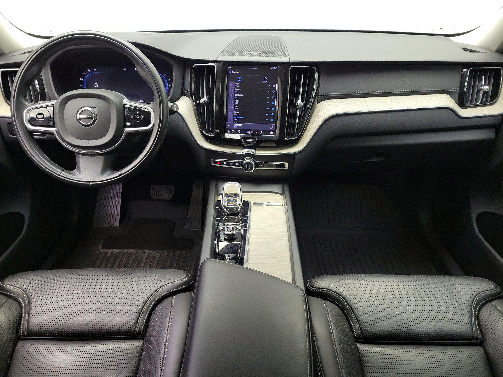 Thumbnail: 2022 Volvo XC60 - 9