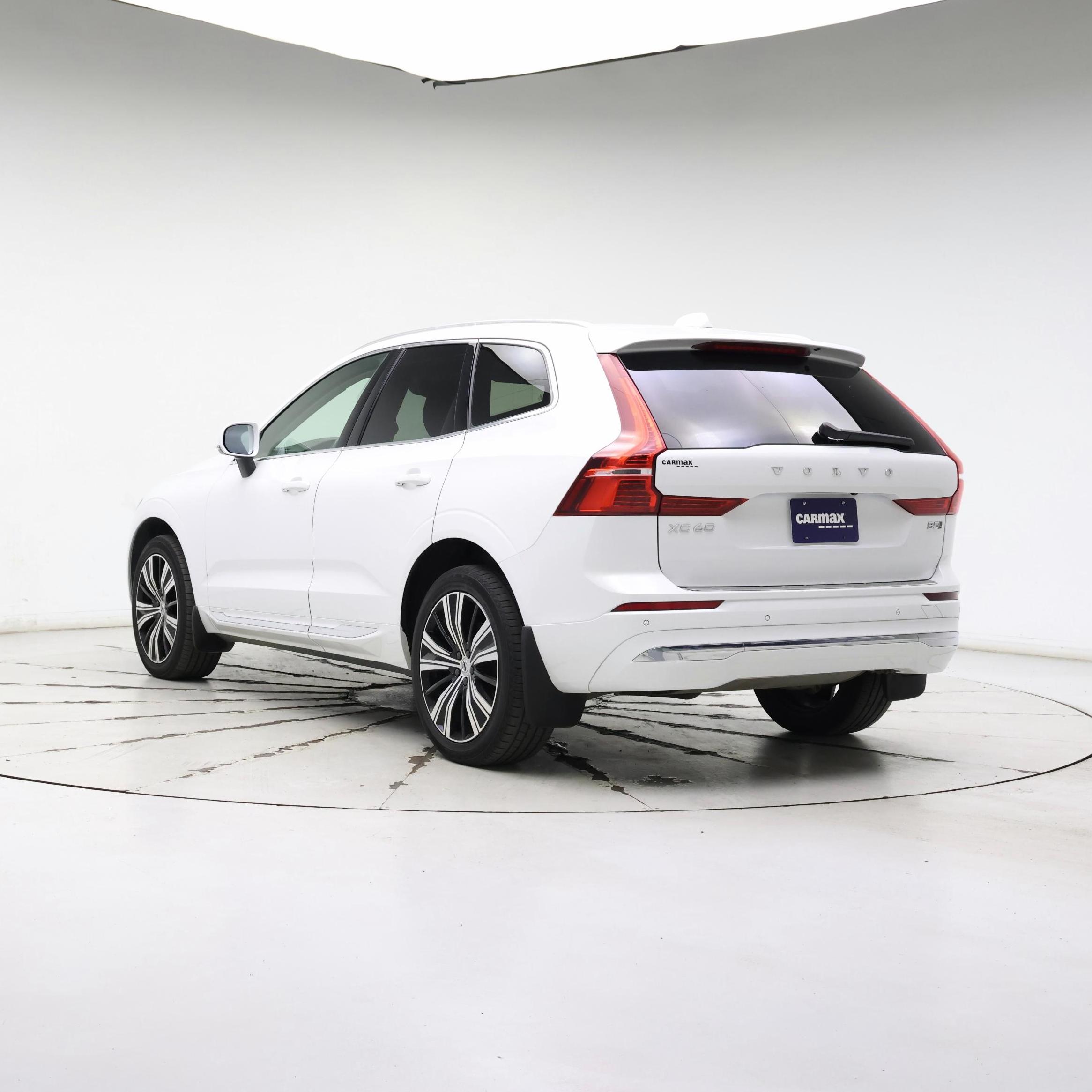 Thumbnail: 2022 Volvo XC60 - 2