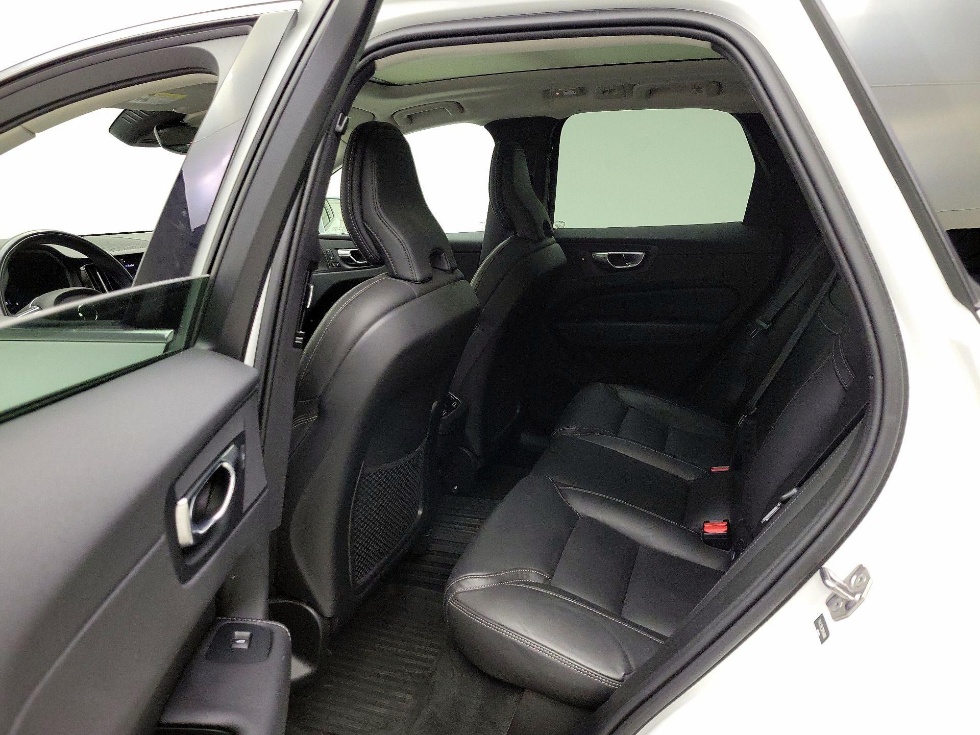 Thumbnail: 2022 Volvo XC60 - 19