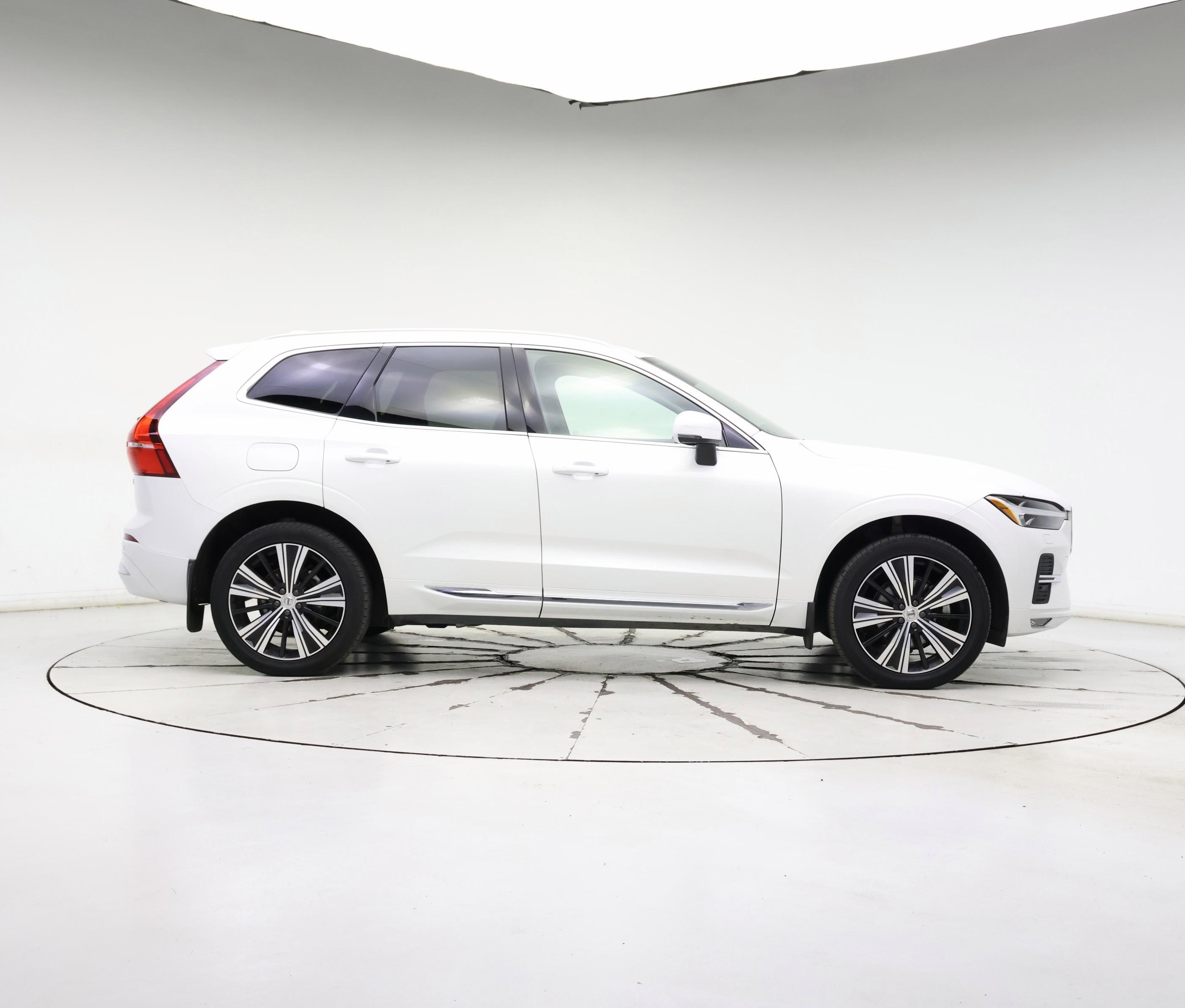 Thumbnail: 2022 Volvo XC60 - 7