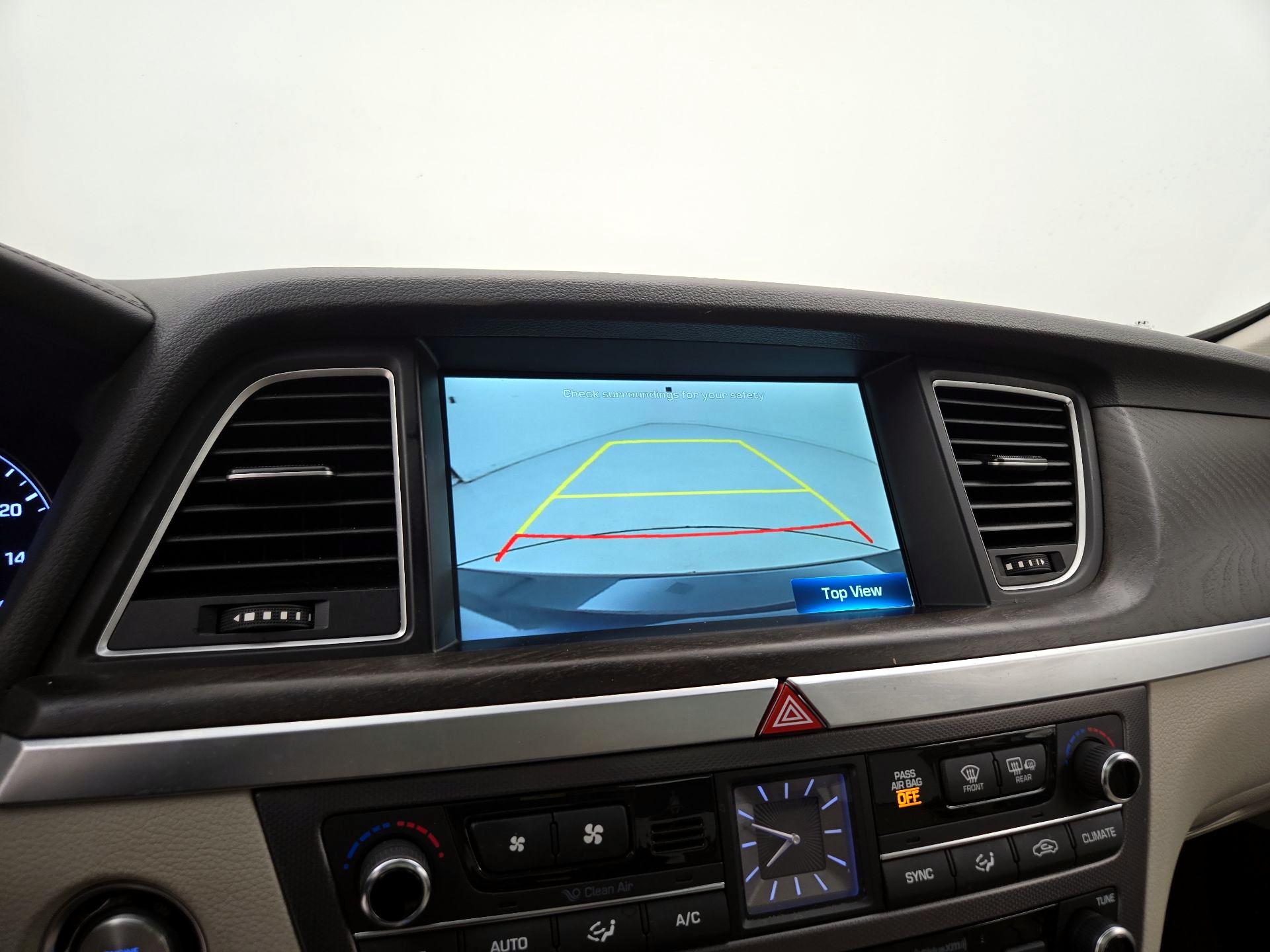 Thumbnail: 2015 Hyundai Genesis - 15