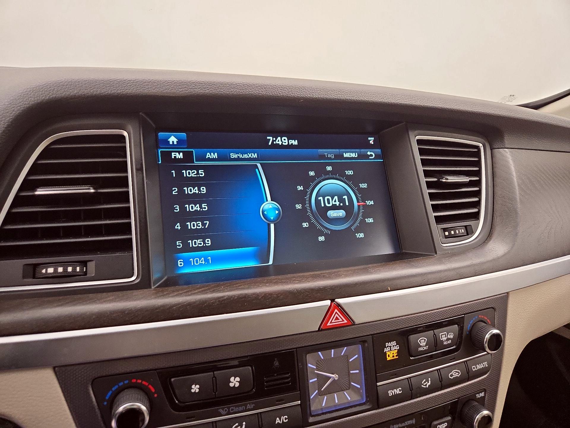 Thumbnail: 2015 Hyundai Genesis - 16