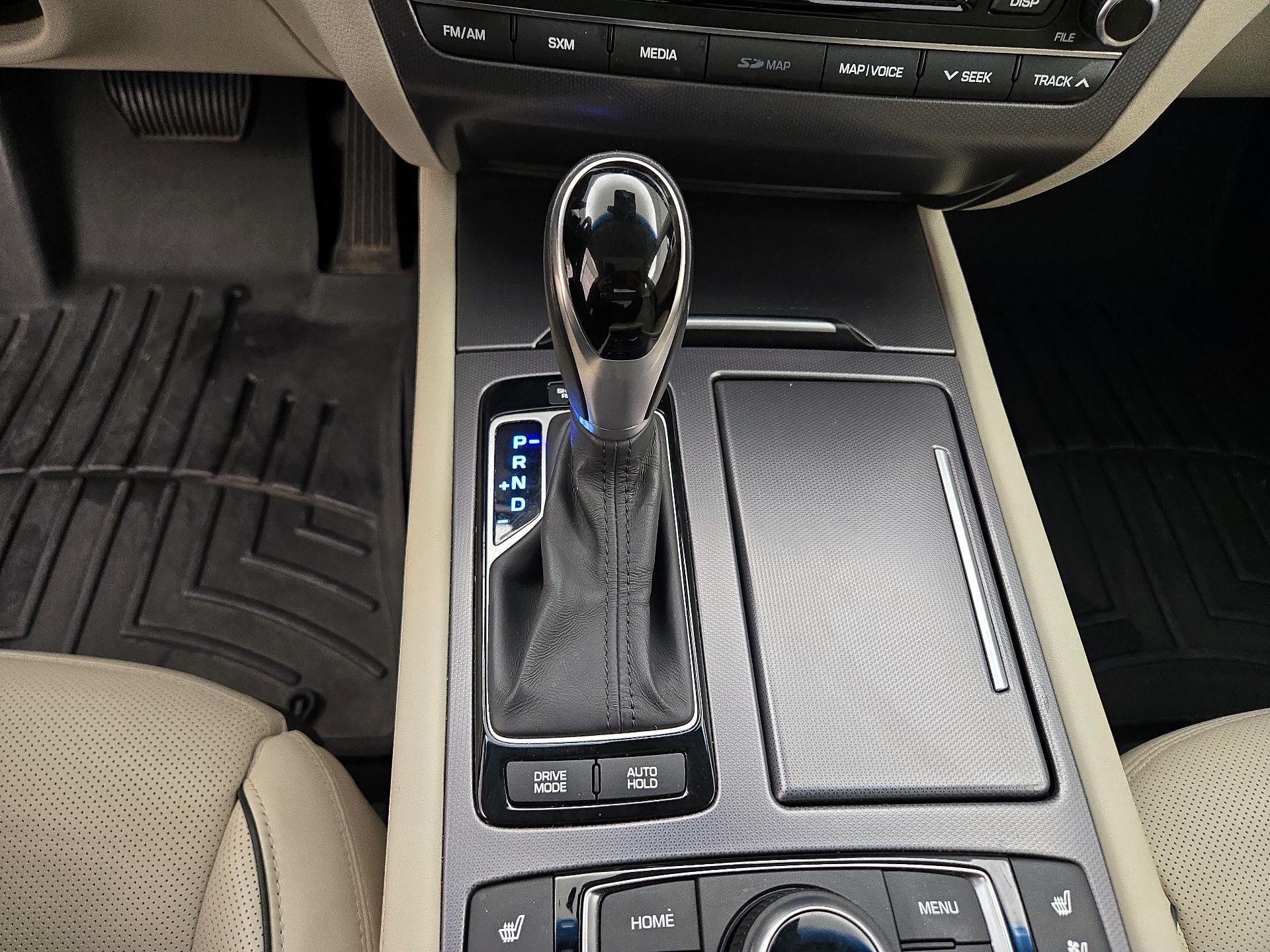 Thumbnail: 2015 Hyundai Genesis - 18