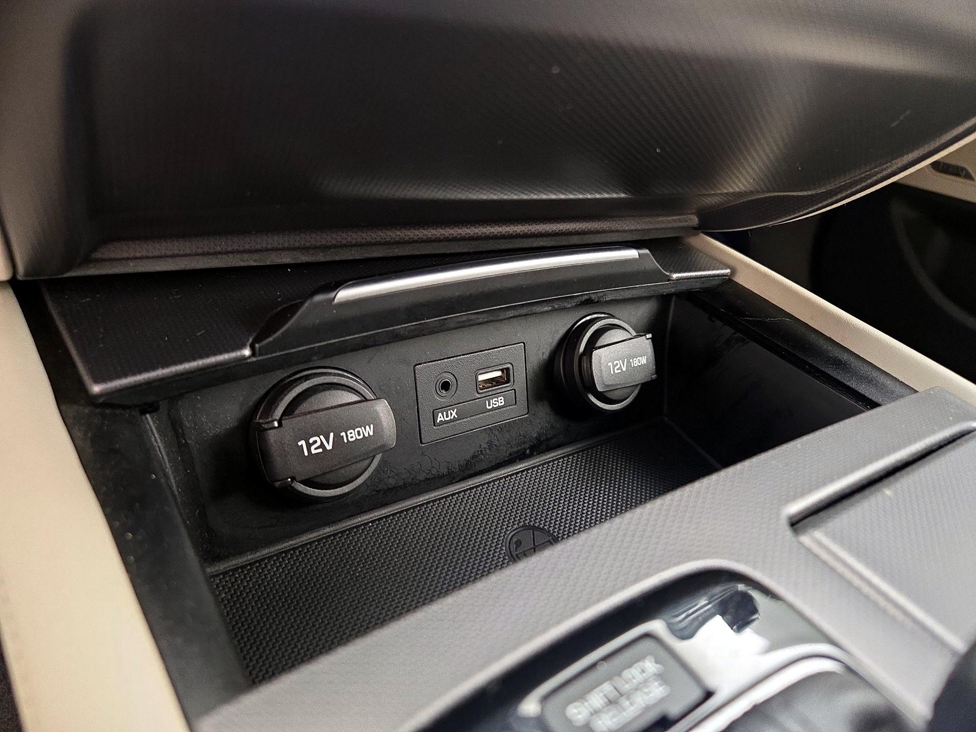 Thumbnail: 2015 Hyundai Genesis - 19