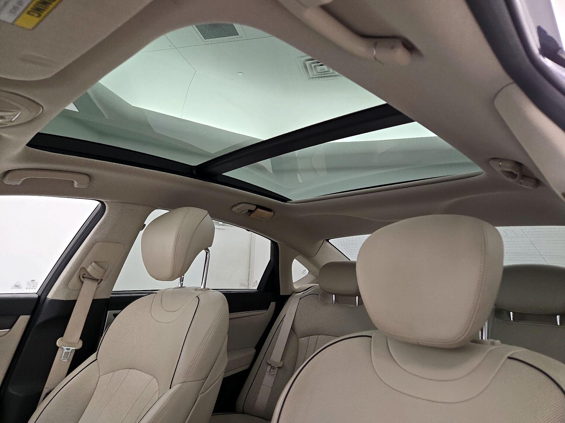 Thumbnail: 2015 Hyundai Genesis - 20