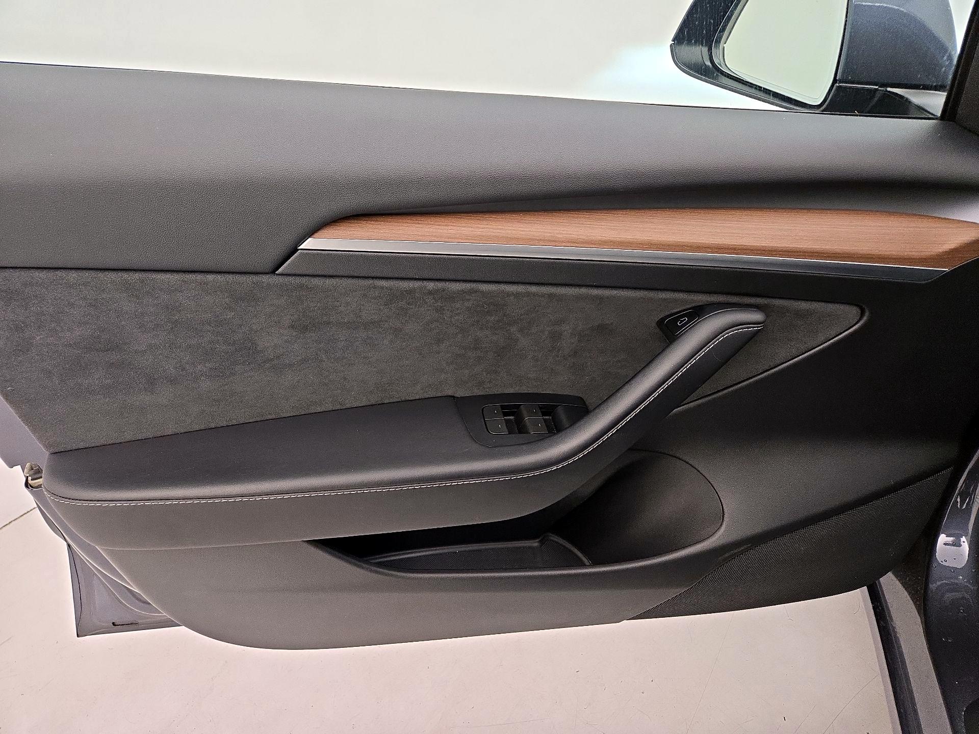 Thumbnail: 2023 Tesla Model 3 - 12