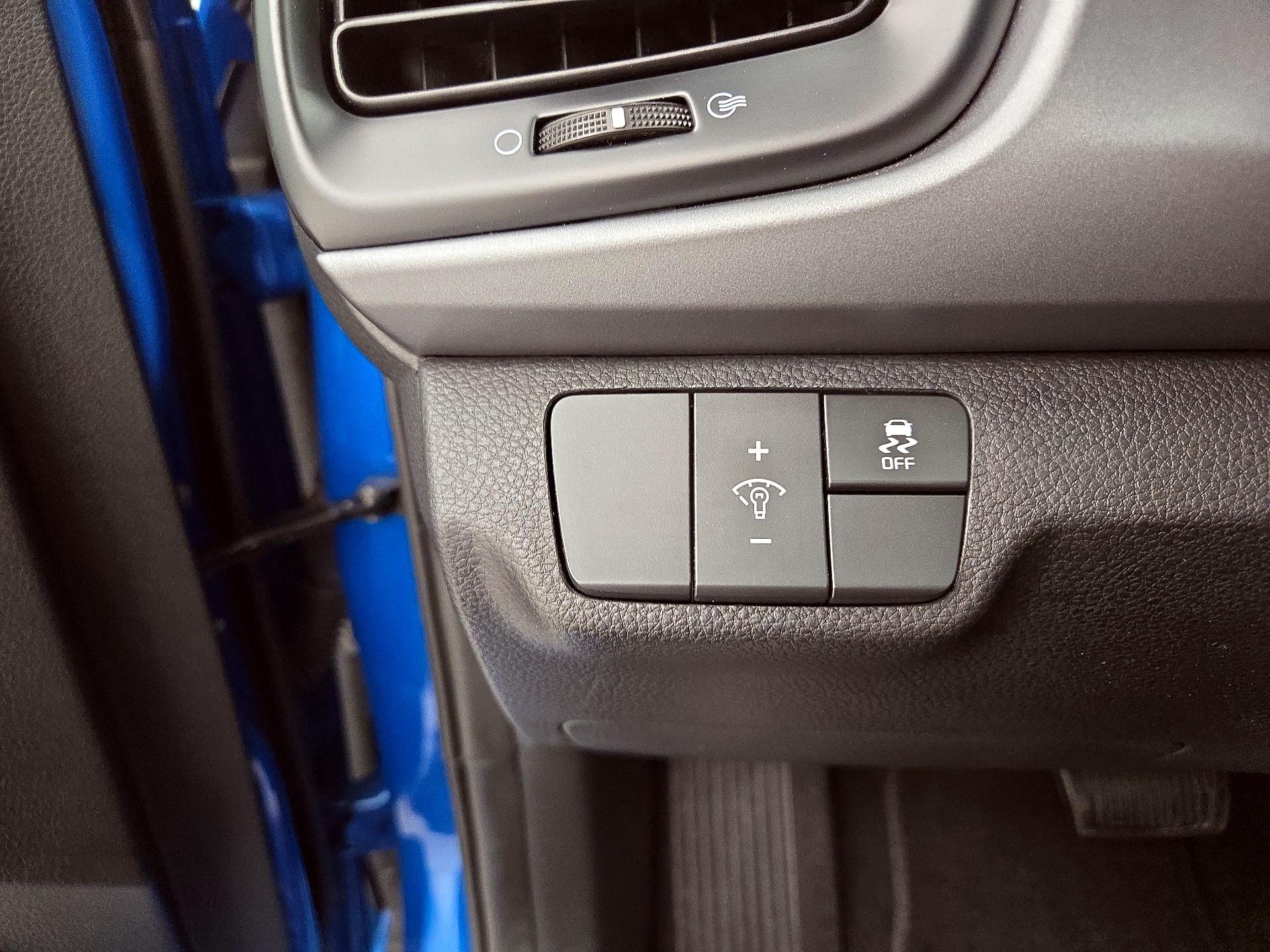 Thumbnail: 2023 Kia Rio - 13