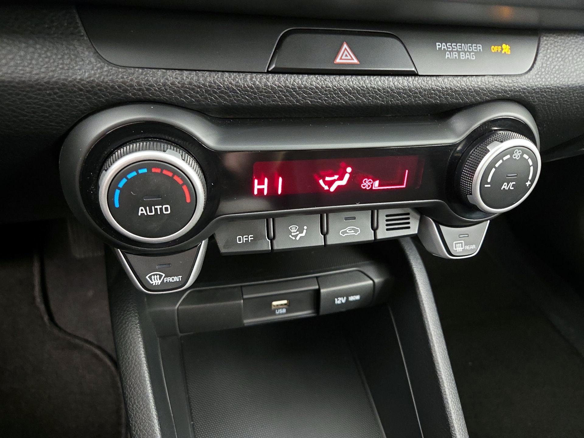 Thumbnail: 2023 Kia Rio - 16