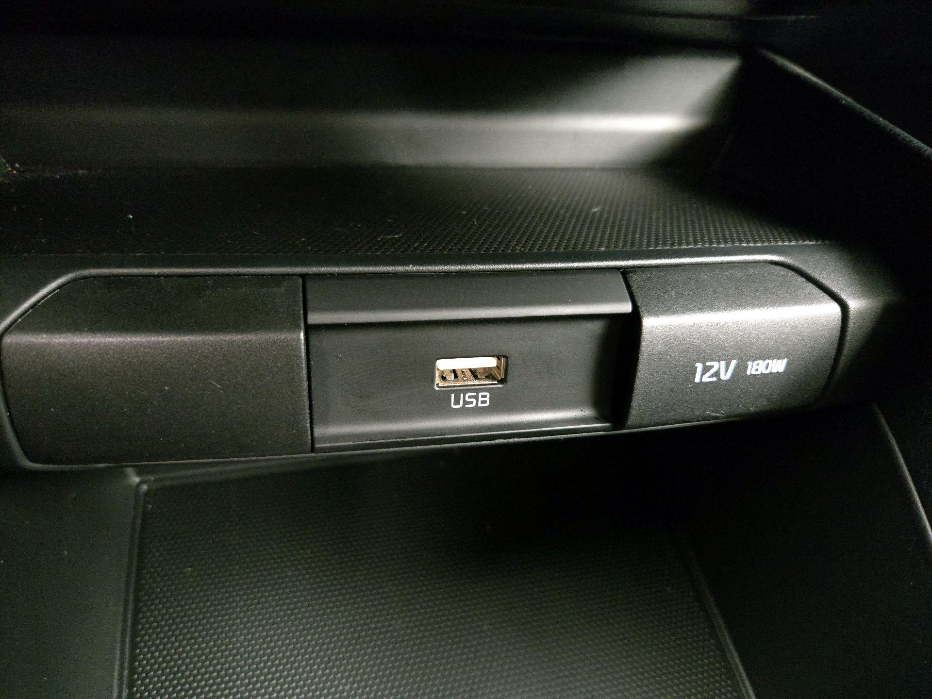 Thumbnail: 2023 Kia Rio - 18