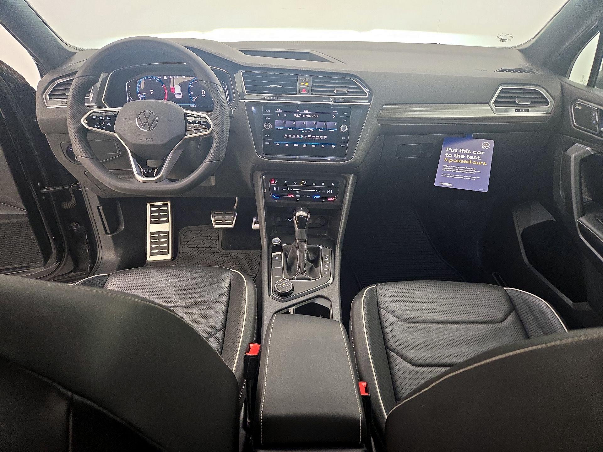 Thumbnail: 2022 Volkswagen Tiguan - 9