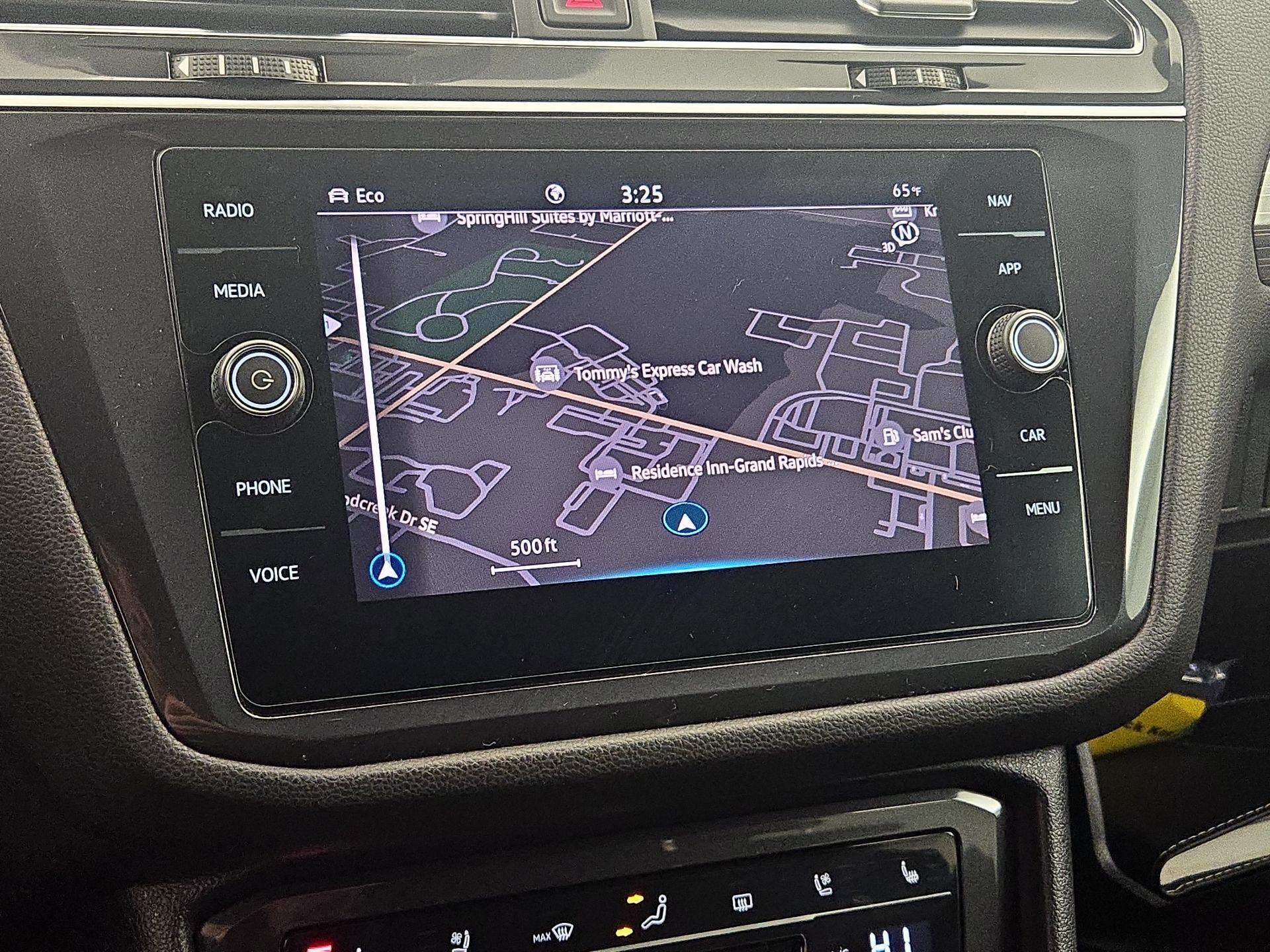 Thumbnail: 2022 Volkswagen Tiguan - 14