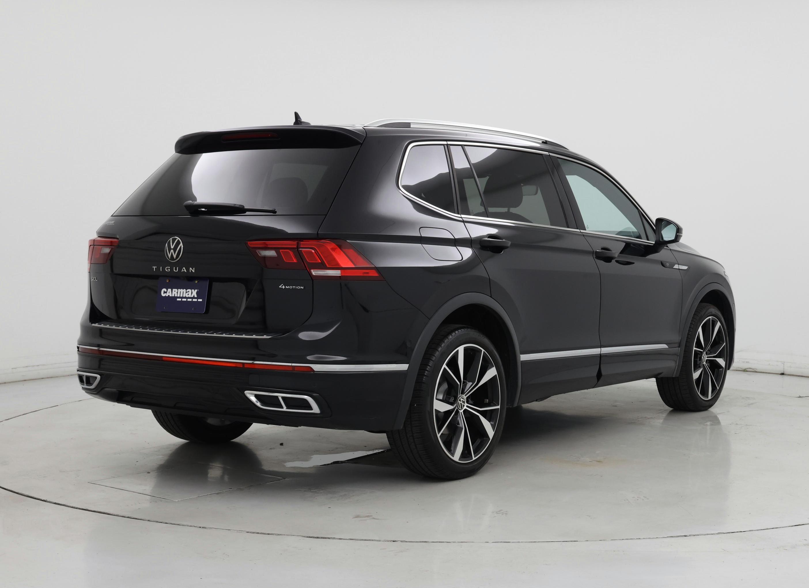 Thumbnail: 2022 Volkswagen Tiguan - 8