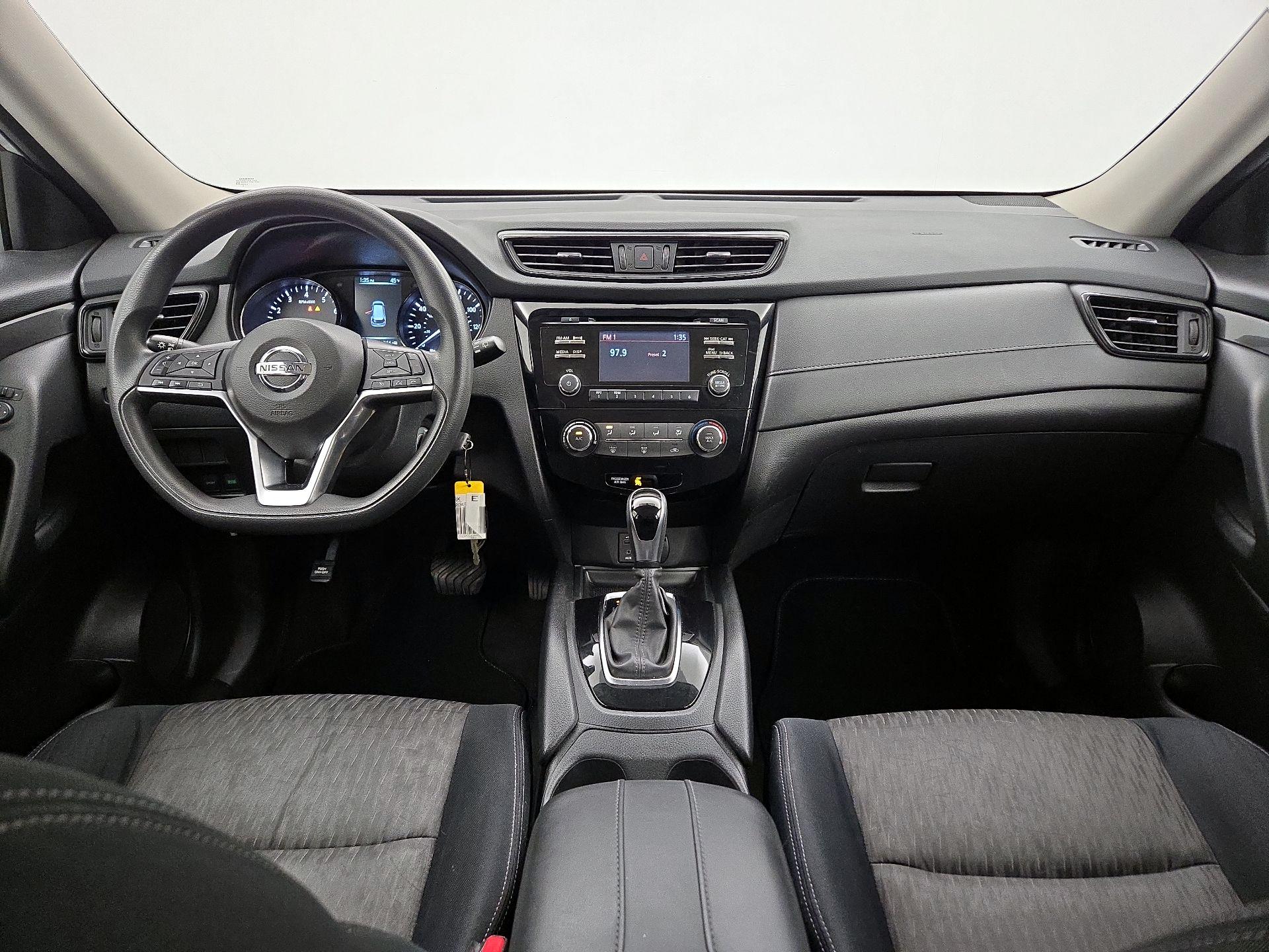 Thumbnail: 2017 Nissan Rogue - 9