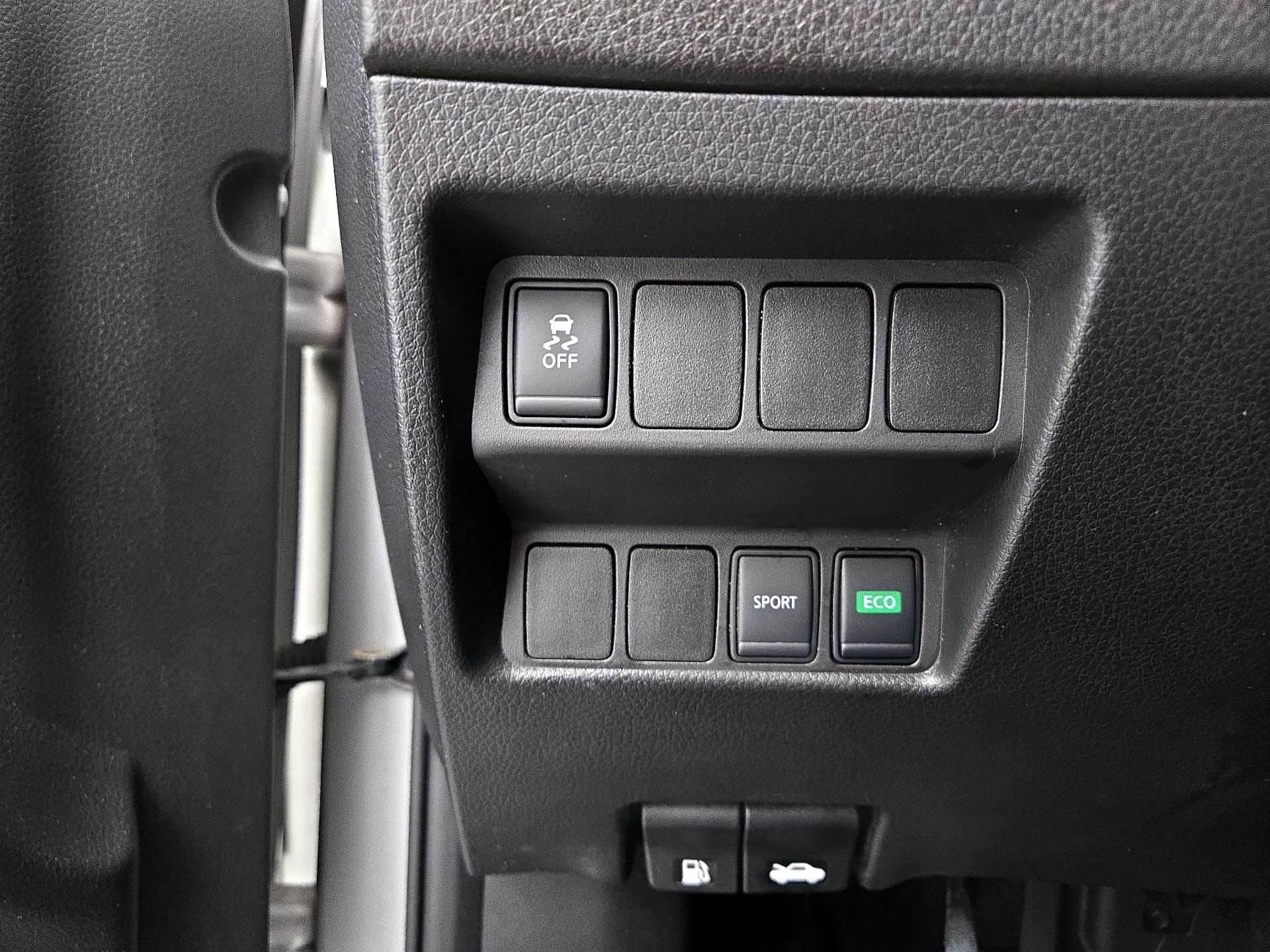 Thumbnail: 2017 Nissan Rogue - 13