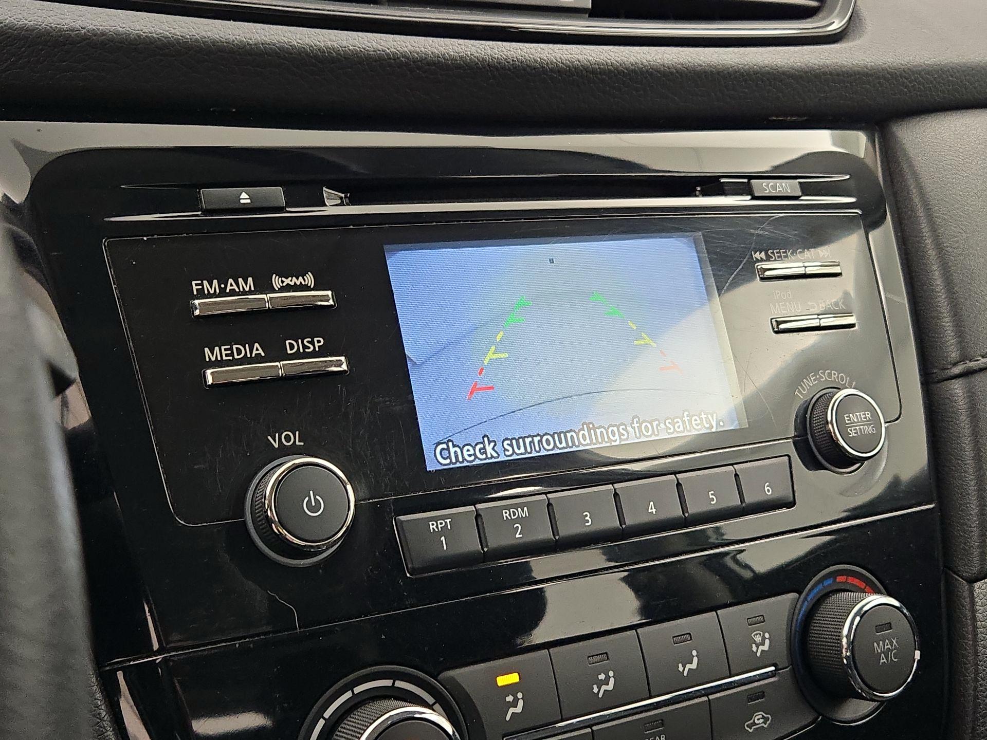 Thumbnail: 2017 Nissan Rogue - 14