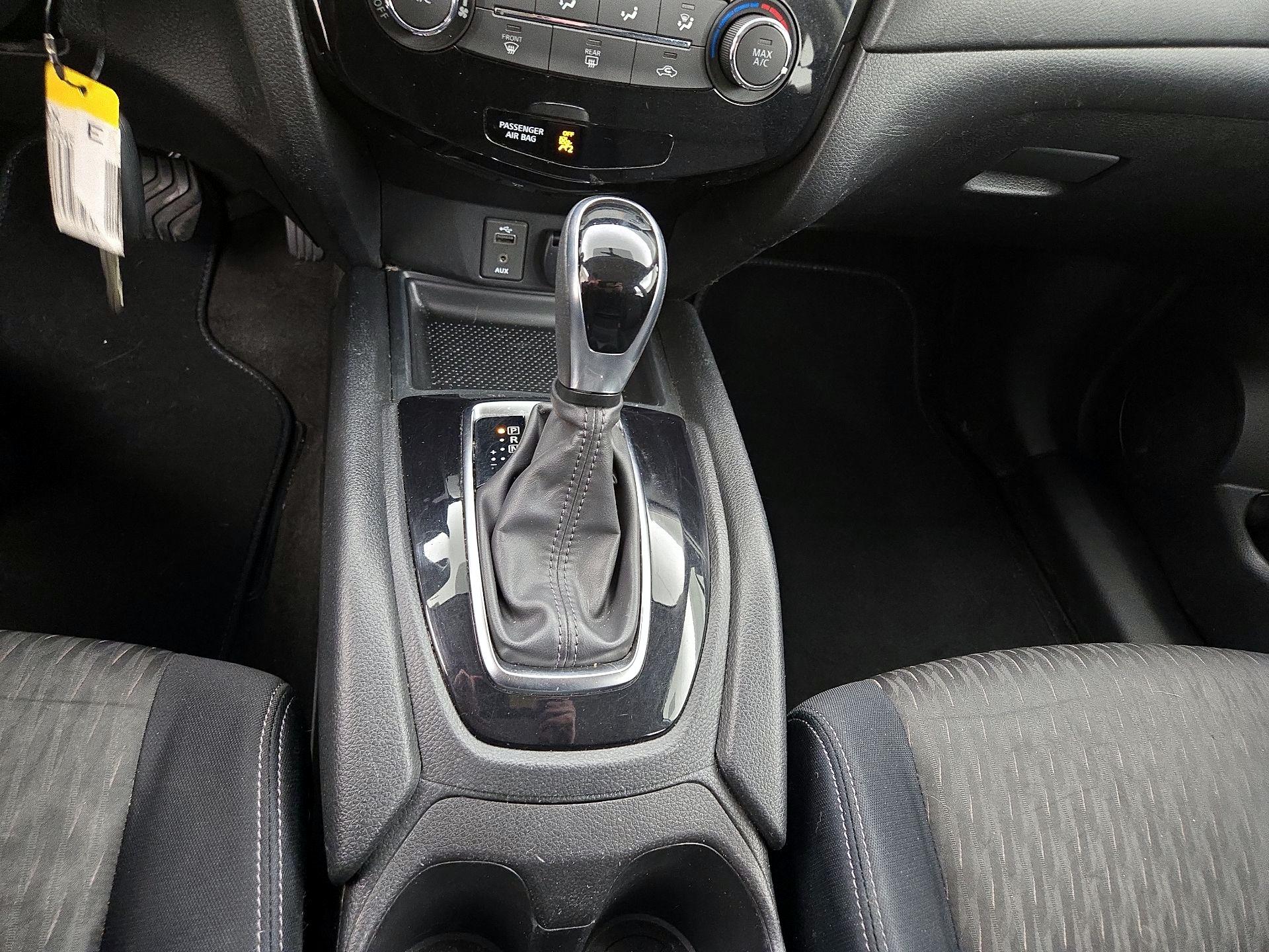 Thumbnail: 2017 Nissan Rogue - 17