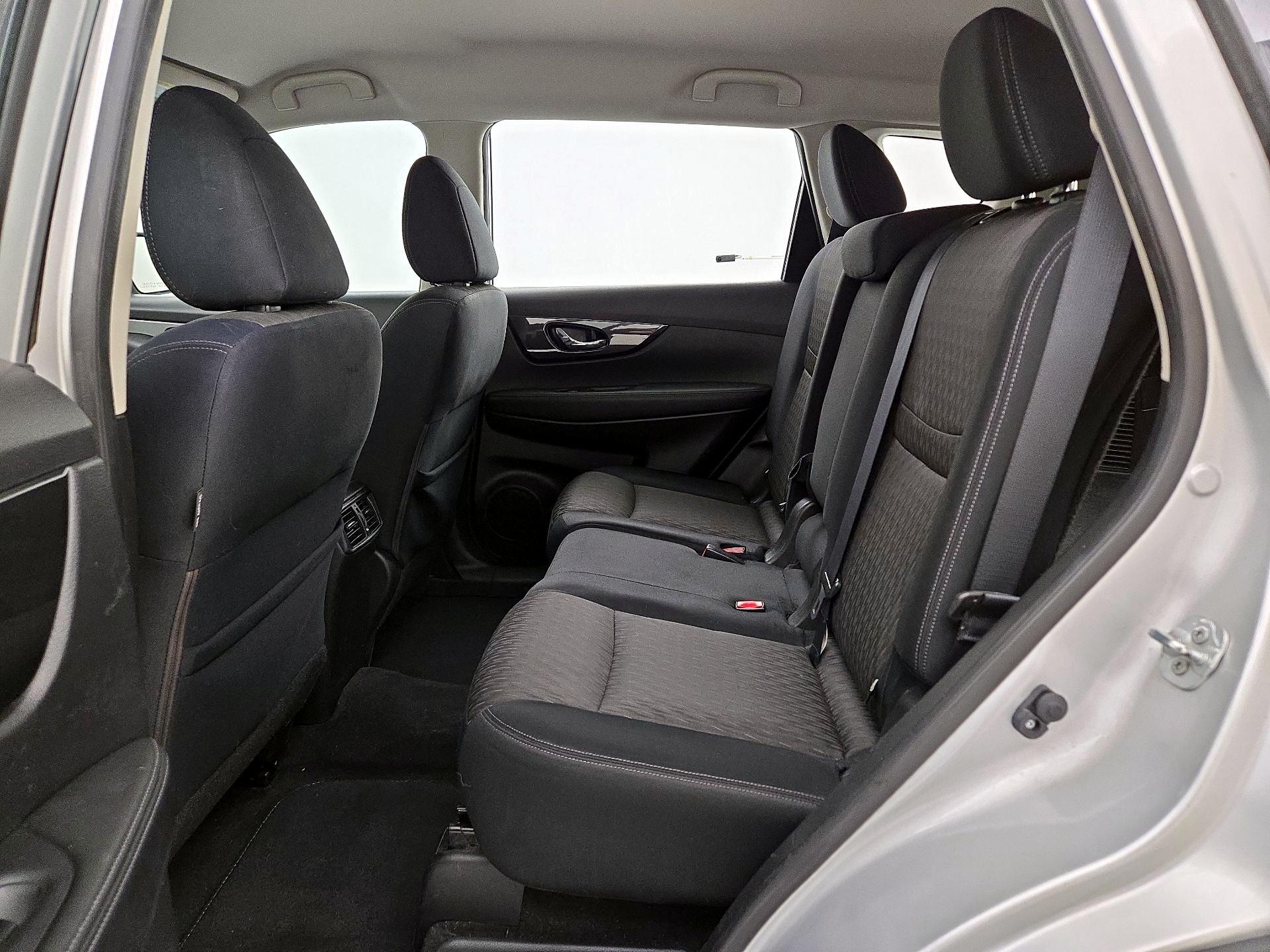 Thumbnail: 2017 Nissan Rogue - 19