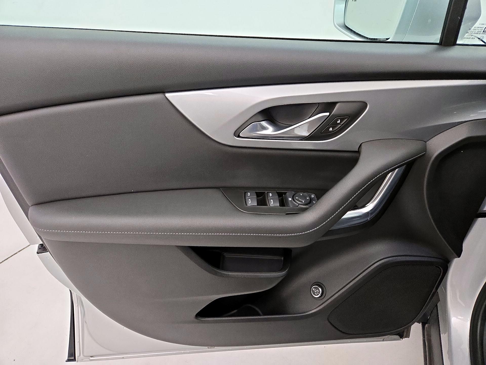 Thumbnail: 2020 Chevrolet Blazer - 12