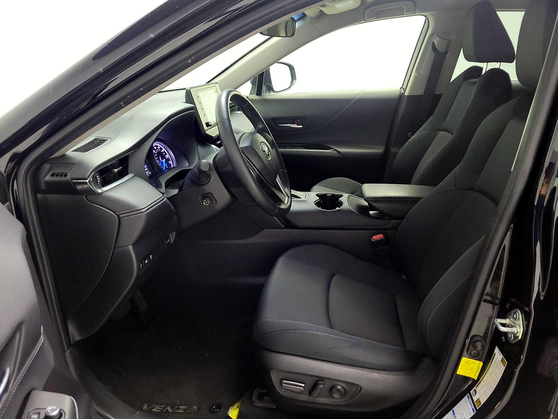 Thumbnail: 2022 Toyota Venza - 11