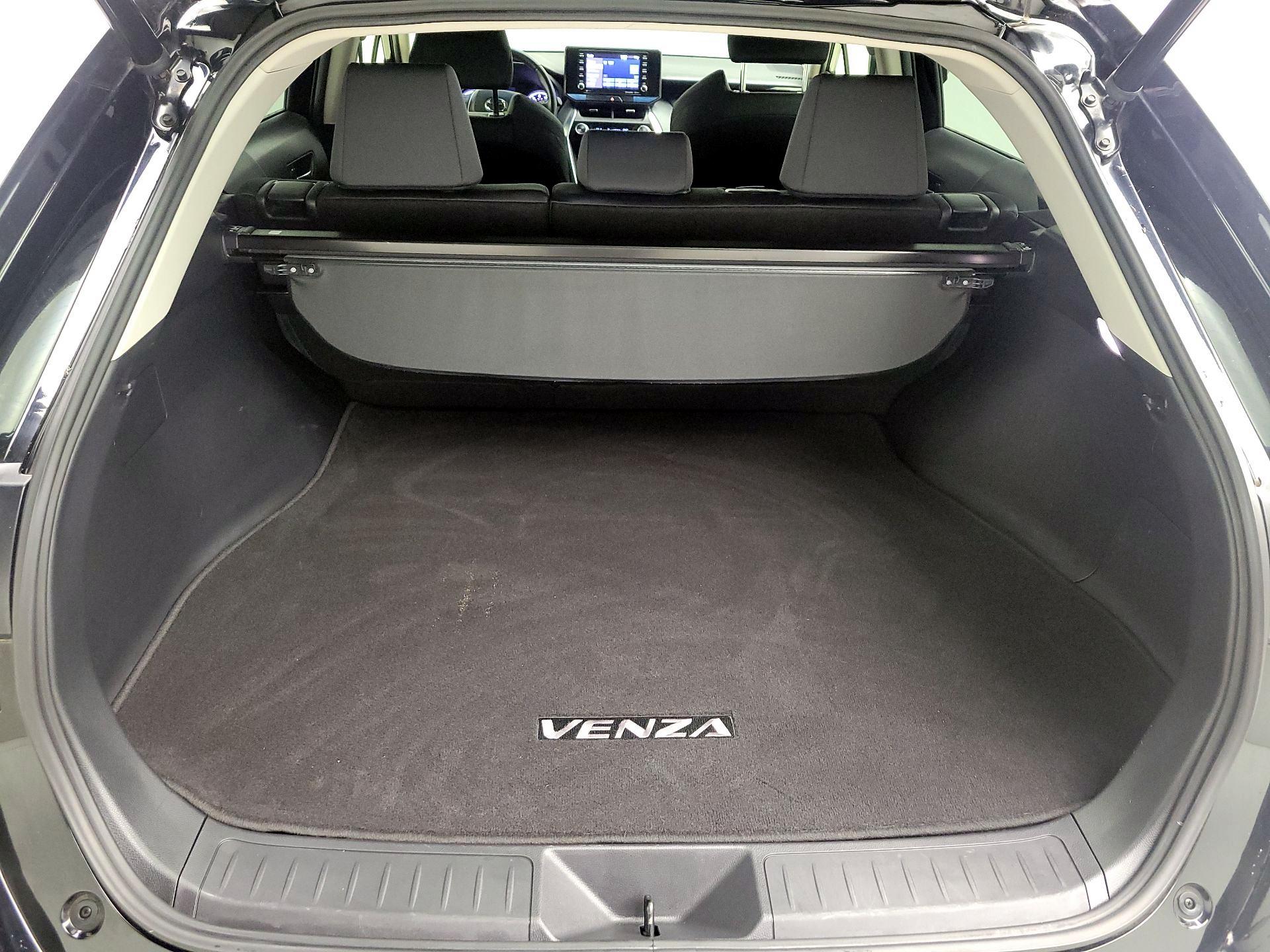 Thumbnail: 2022 Toyota Venza - 18